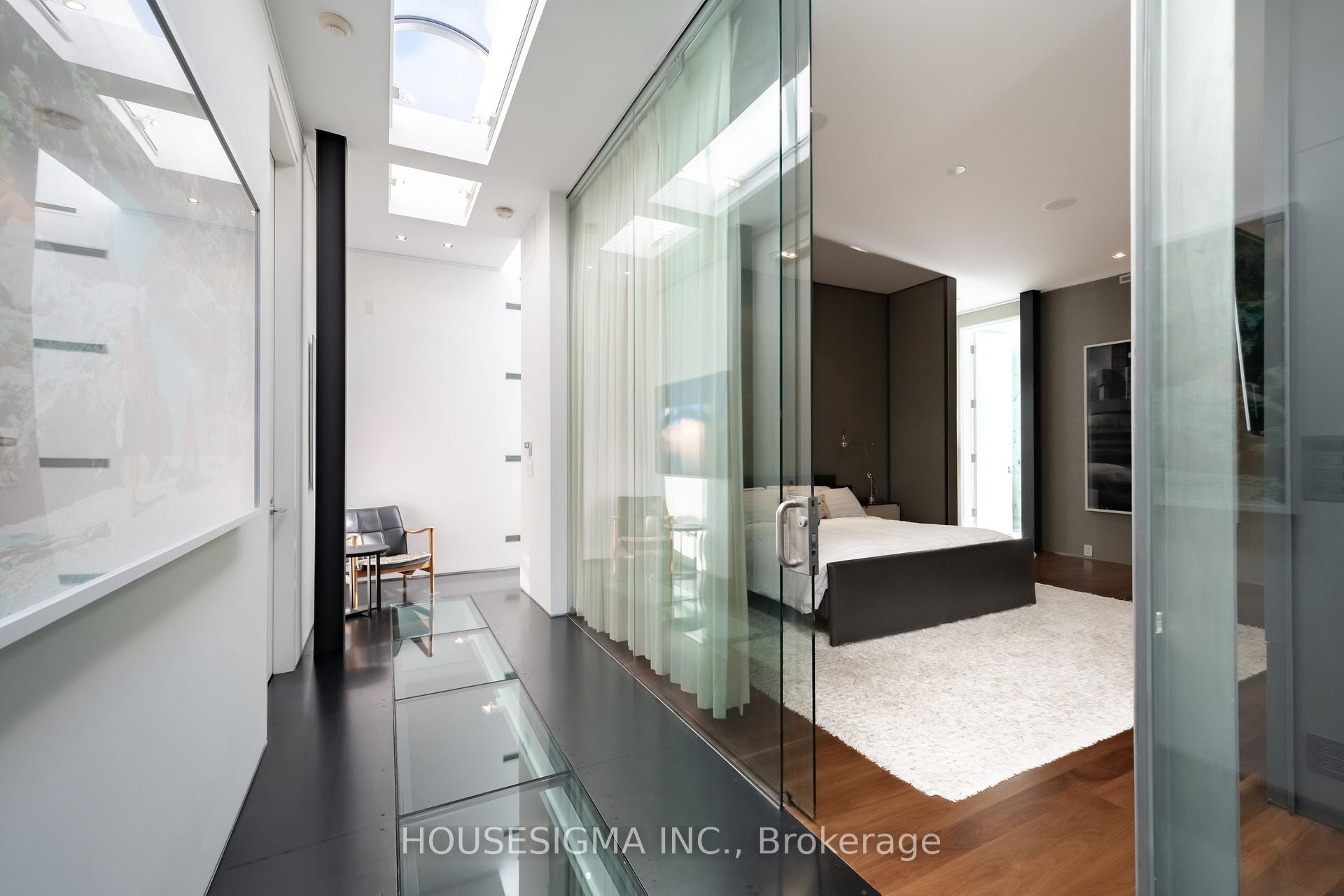 Photo 23 of 11 Bishop Street, Toronto, The Annex — HOMEH