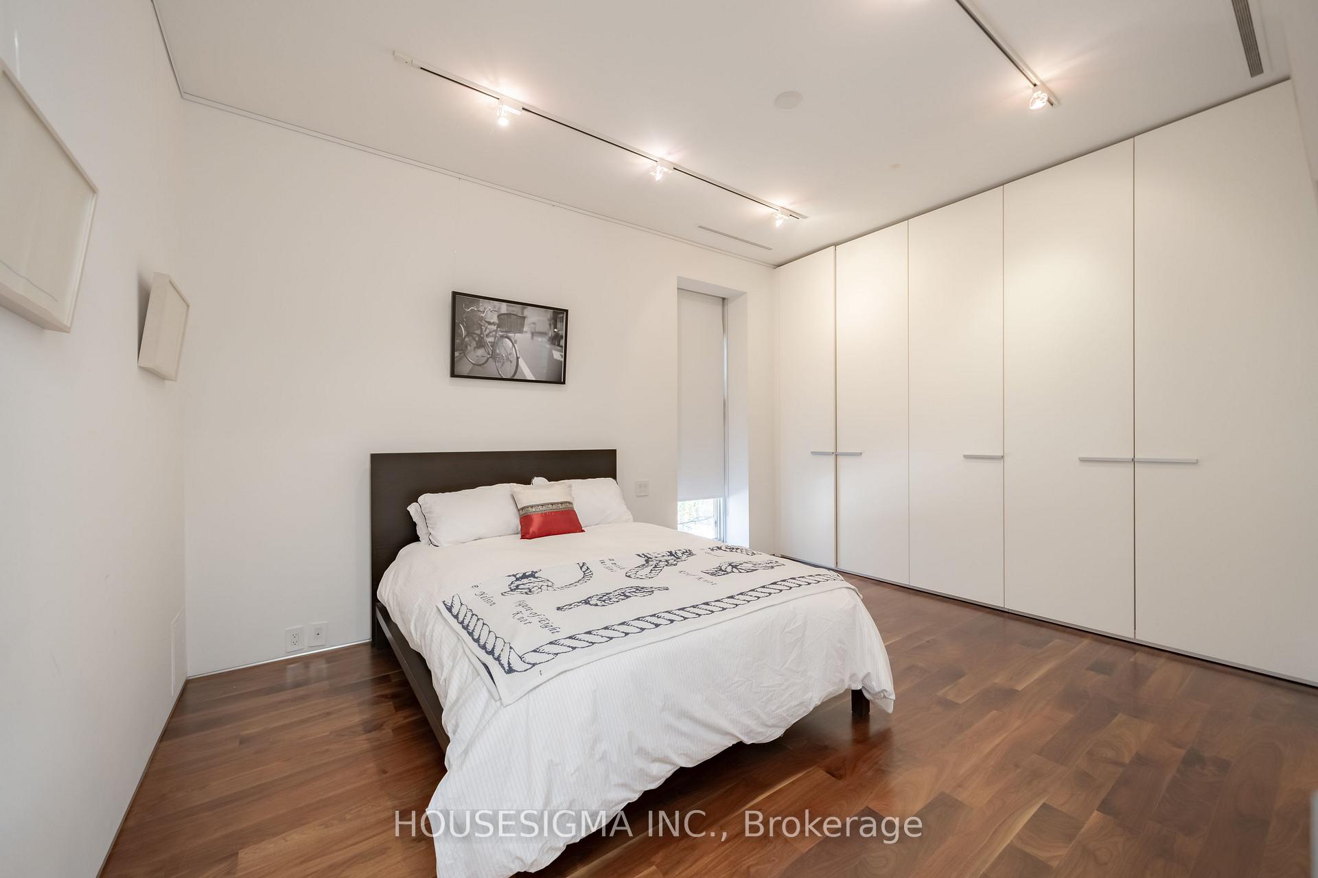 Photo 28 of 11 Bishop Street, Toronto, The Annex — HOMEH