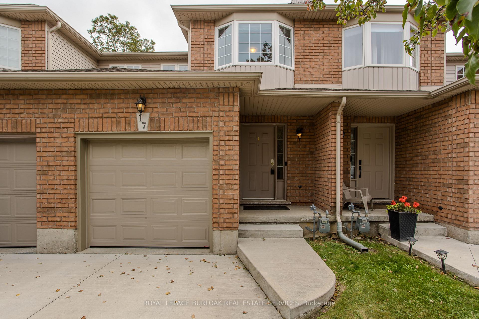 Photo 1 of Unit 17, 348 Highland Road, Hamilton, Stoney Creek Mountain — HOMEH