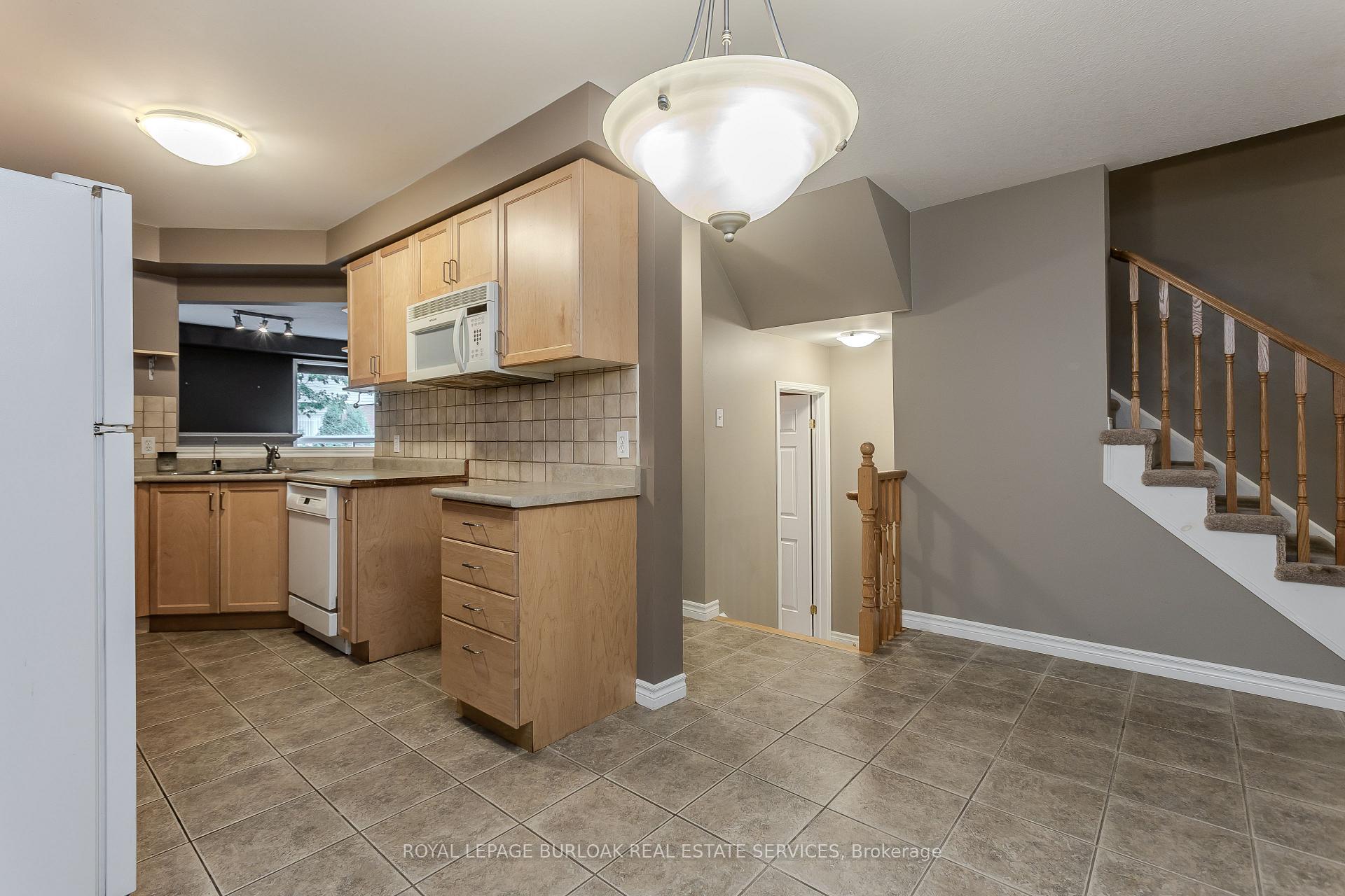Photo 7 of Unit 17, 348 Highland Road, Hamilton, Stoney Creek Mountain — HOMEH