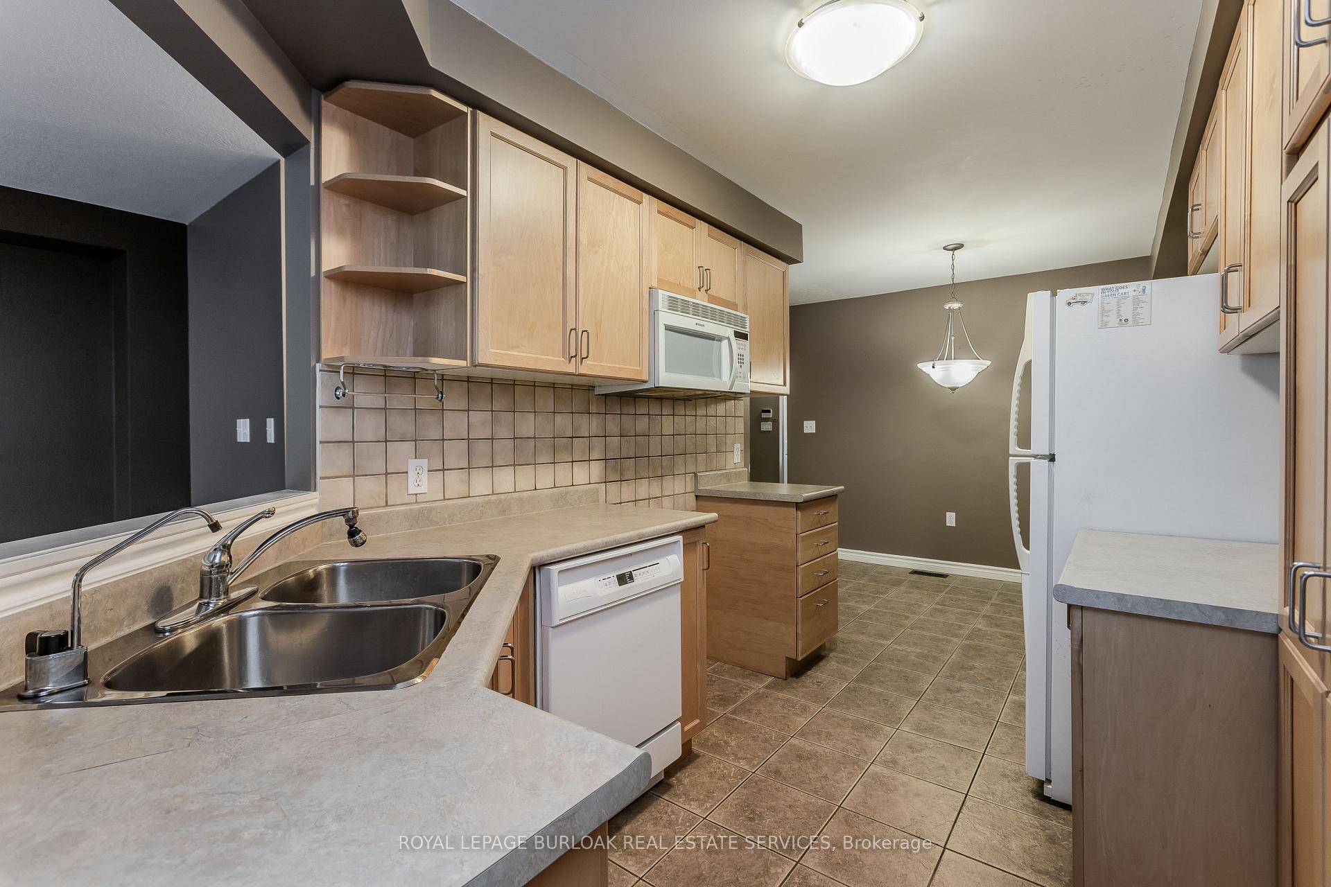 Photo 9 of Unit 17, 348 Highland Road, Hamilton, Stoney Creek Mountain — HOMEH