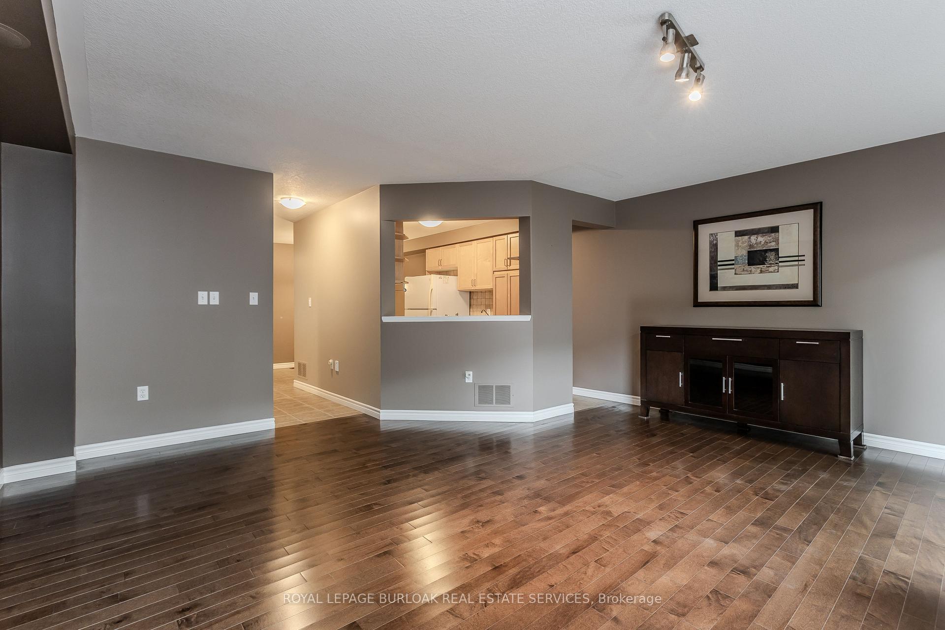 Photo 14 of Unit 17, 348 Highland Road, Hamilton, Stoney Creek Mountain — HOMEH