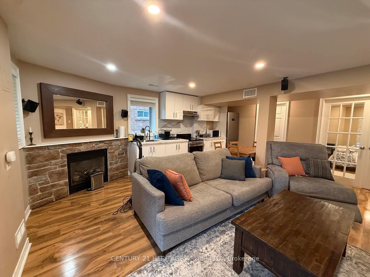 Photo 2 of Unit Bsmt, 154 Hollandview Trail, Aurora, Bayview Wellington — HOMEH