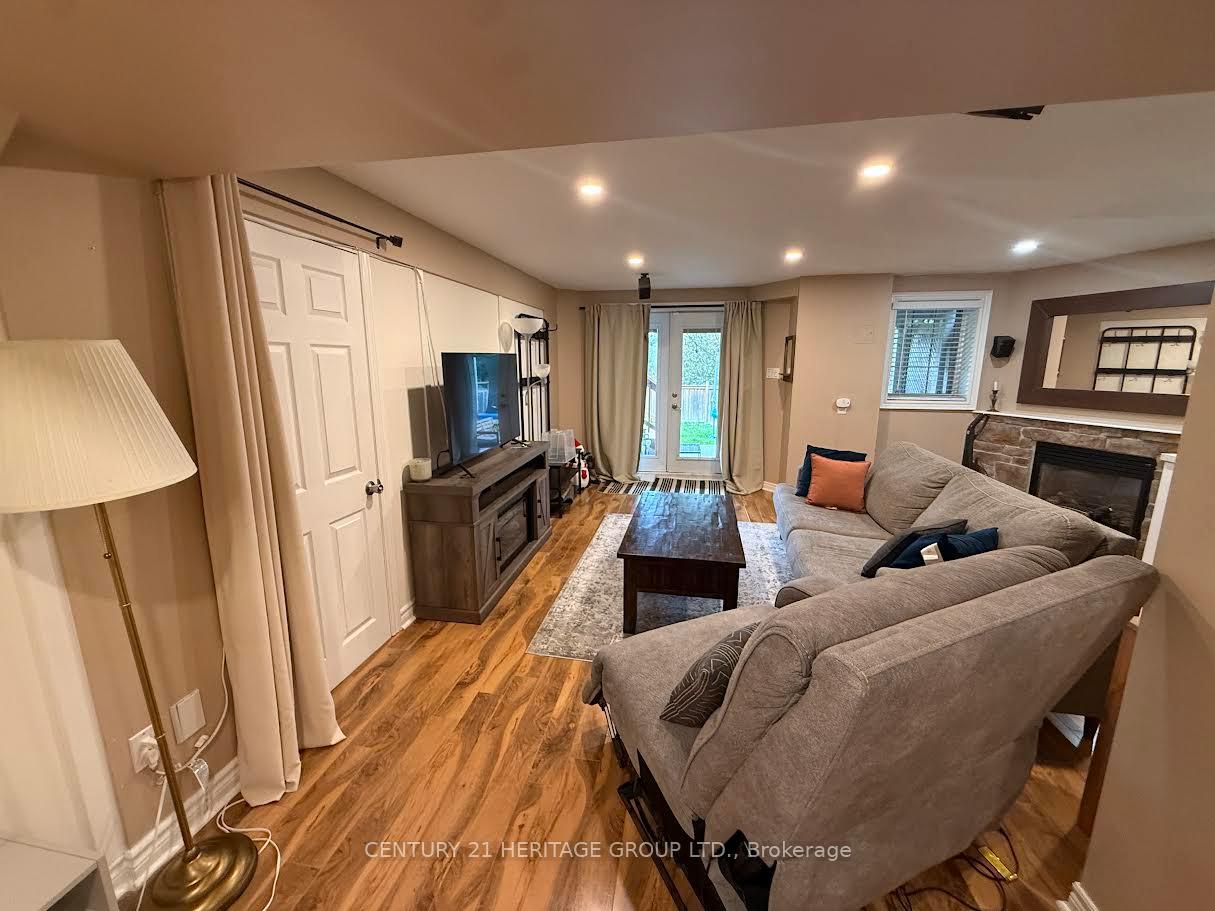 Photo 3 of Unit Bsmt, 154 Hollandview Trail, Aurora, Bayview Wellington — HOMEH