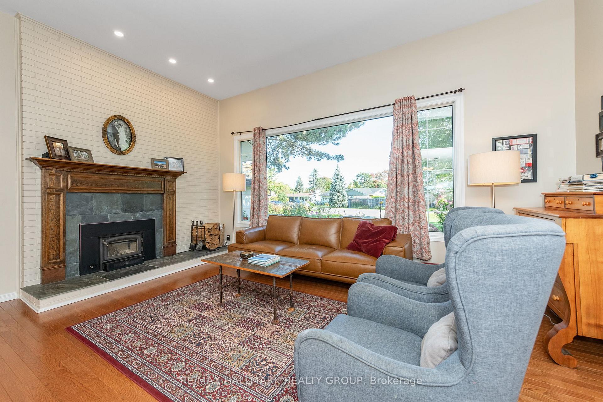 Photo 4 of 63 Cherrywood Drive, Ottawa, Arbeatha Park — HOMEH