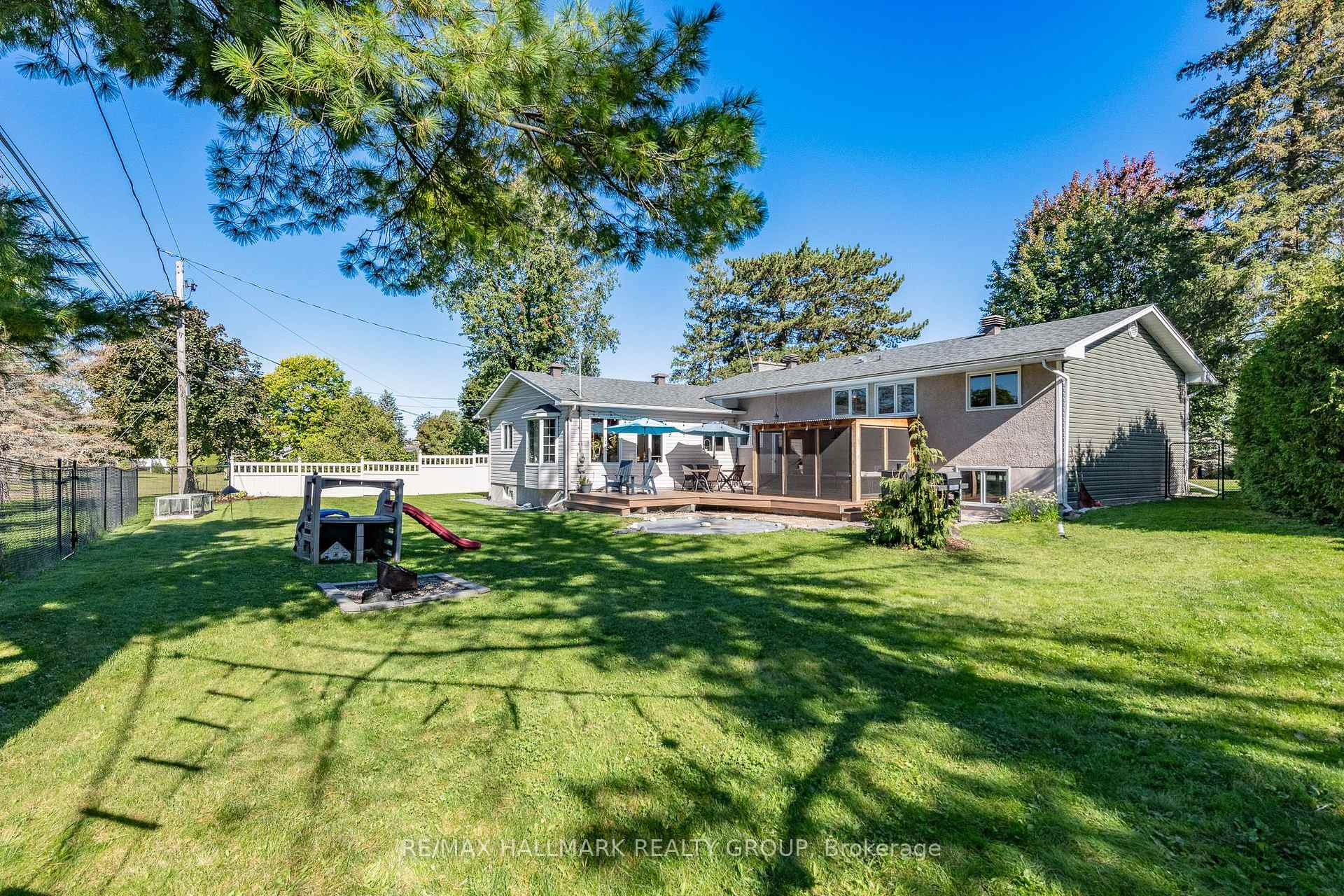 Photo 39 of 63 Cherrywood Drive, Ottawa, Arbeatha Park — HOMEH