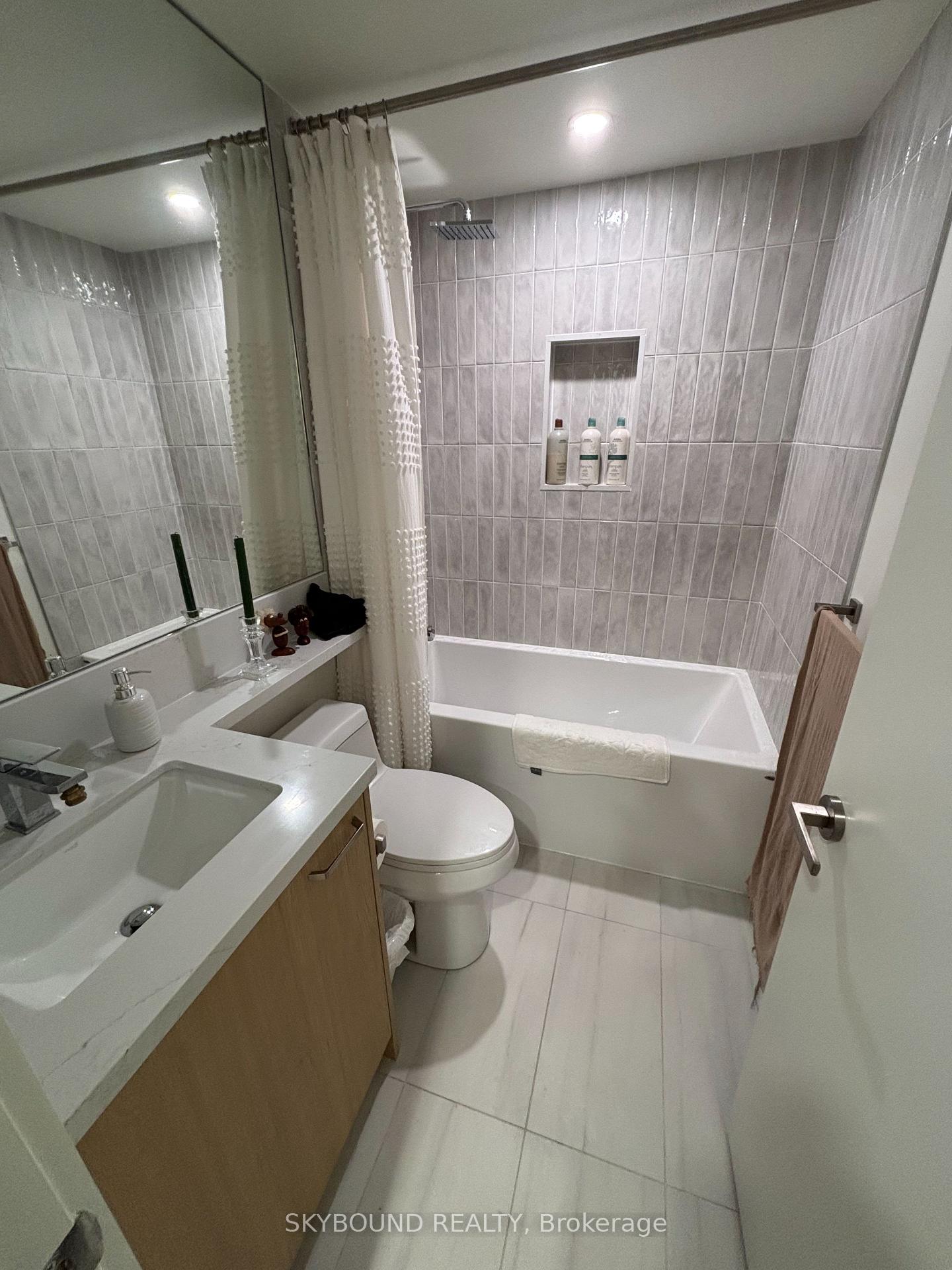 Photo 8 of Unit 2B, 45 Bellevue Avenue, Toronto, Kensington-Chinatown — HOMEH