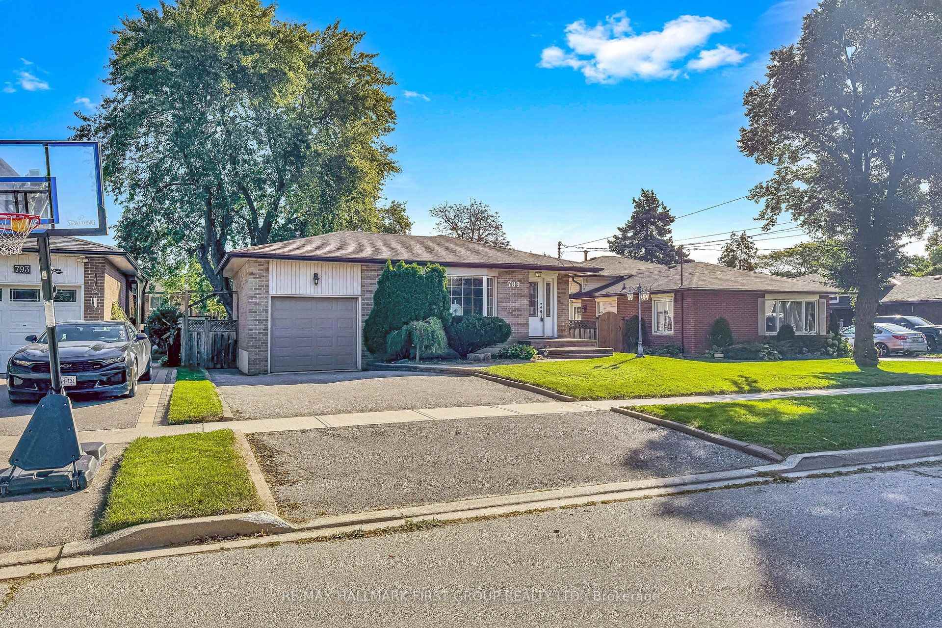 Photo 2 of 789 Hillcrest Road, Pickering, West Shore — HOMEH