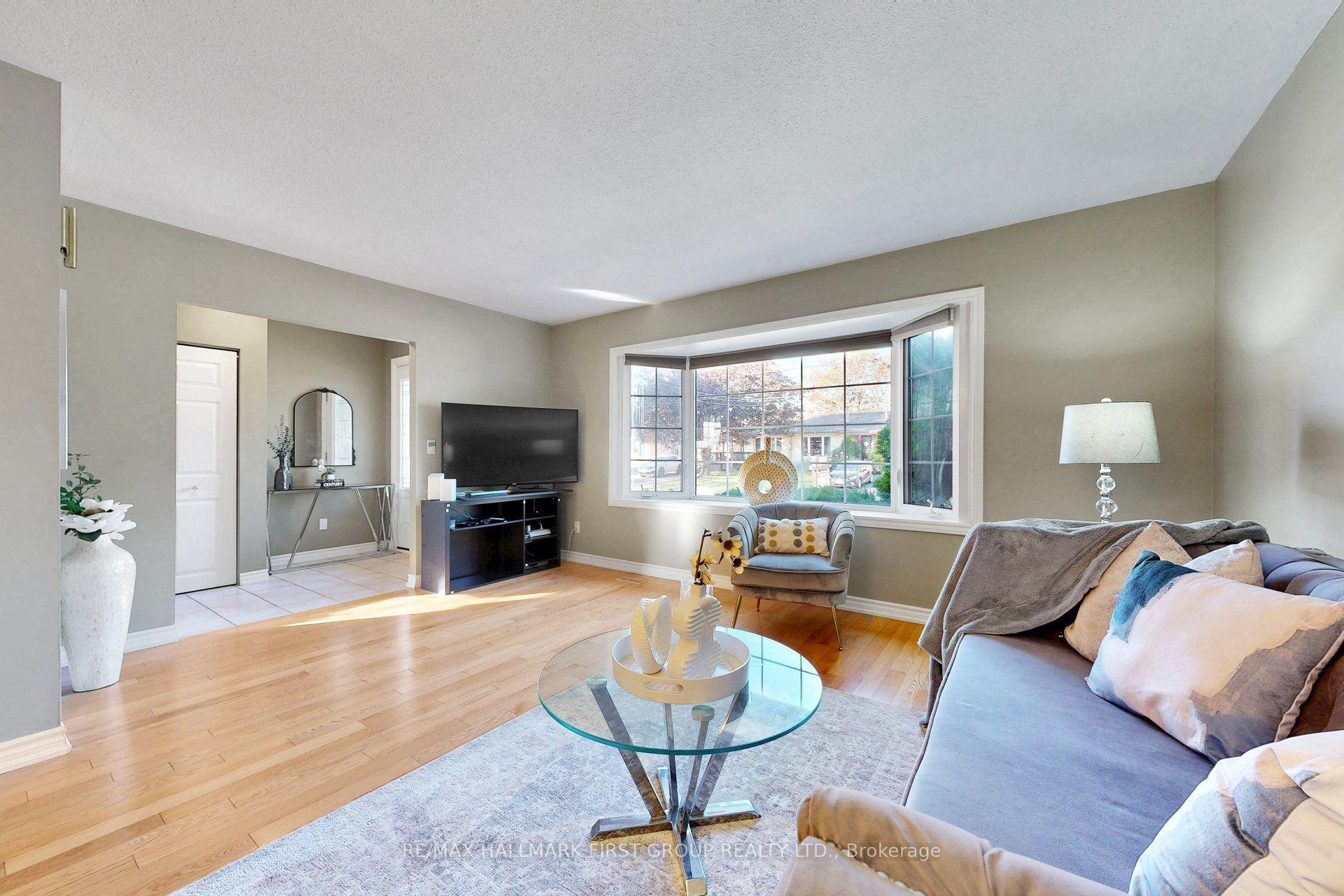 Photo 5 of 789 Hillcrest Road, Pickering, West Shore — HOMEH