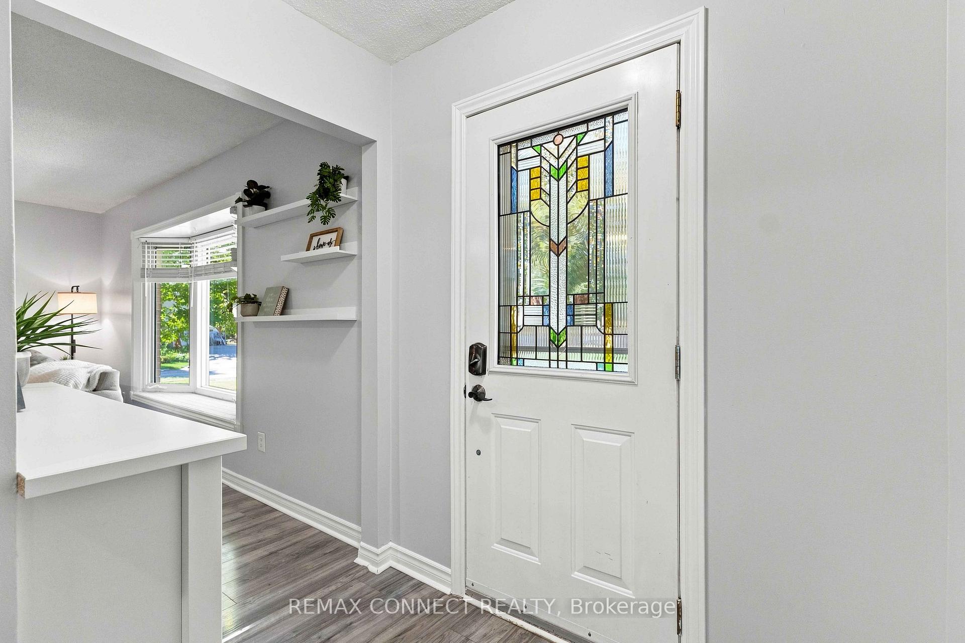 Photo 4 of 31 Roser Crescent, Clarington, Bowmanville — HOMEH