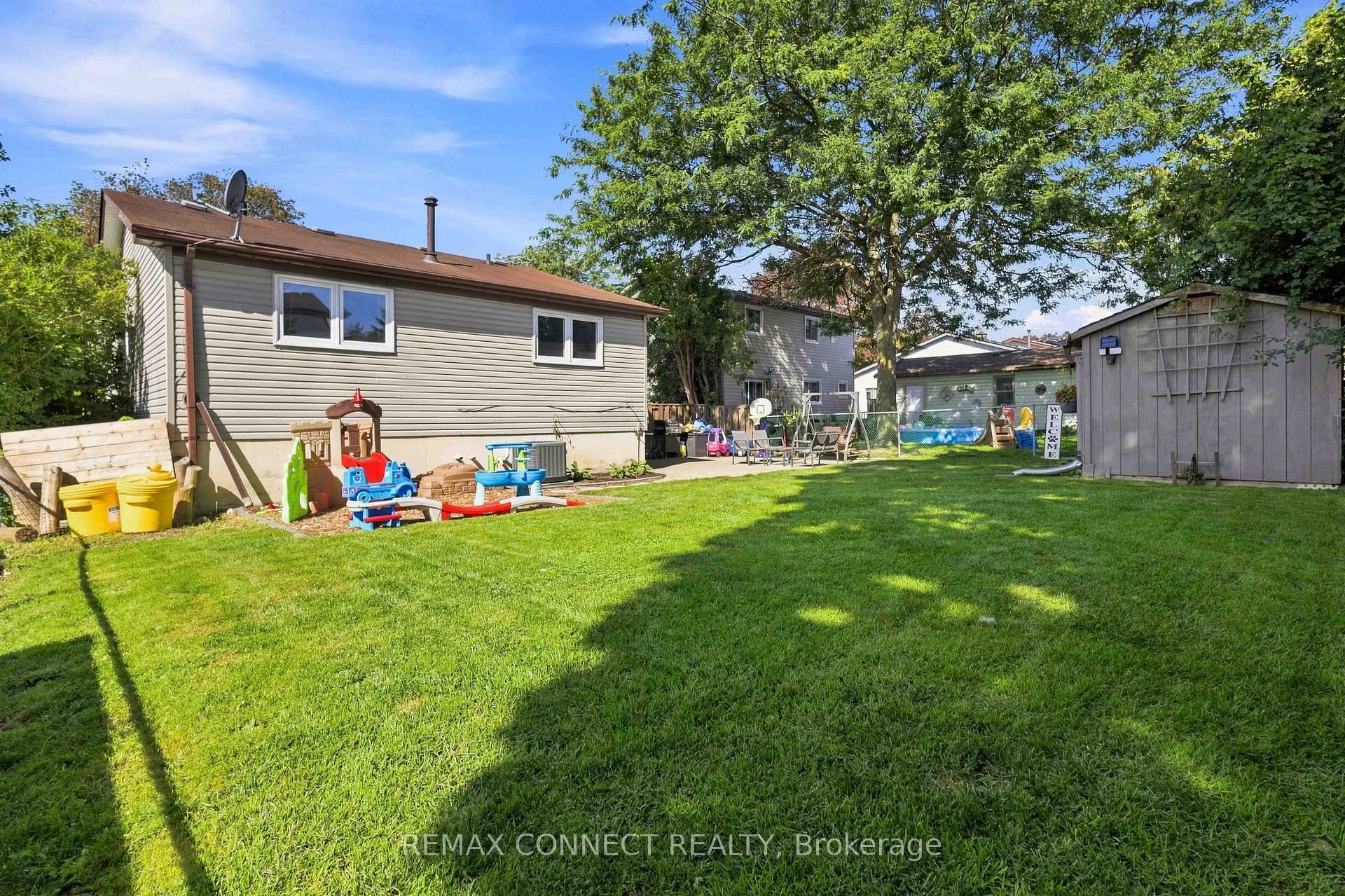 Photo 38 of 31 Roser Crescent, Clarington, Bowmanville — HOMEH