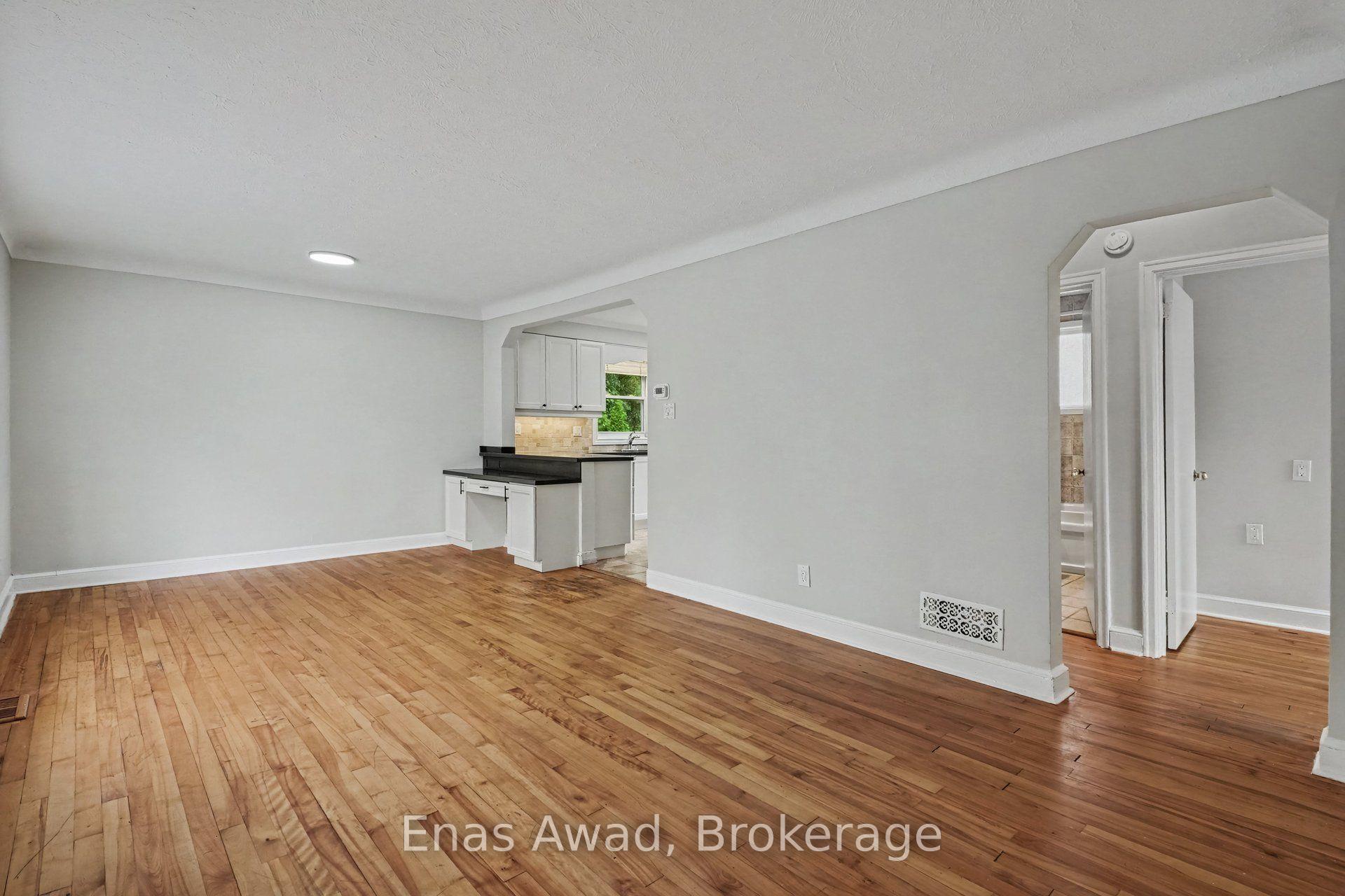 Photo 2 of 23 Meadowlands Drive W, Ottawa, Meadowlands/St. Claire Gardens — HOMEH