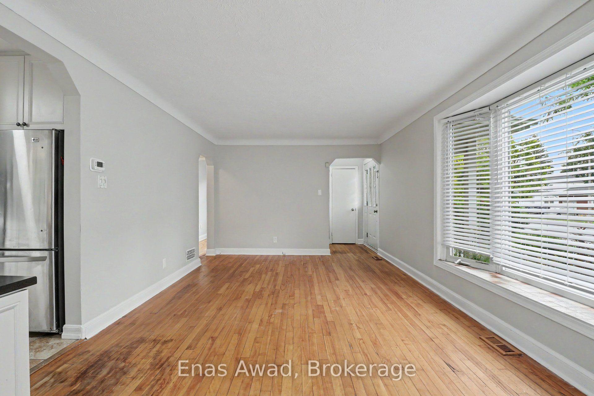 Photo 3 of 23 Meadowlands Drive W, Ottawa, Meadowlands/St. Claire Gardens — HOMEH