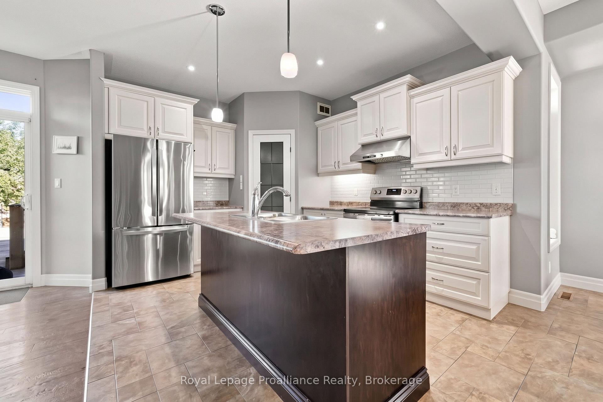 Photo 6 of 56 Cavendish Drive, Belleville, Thurlow Ward — HOMEH