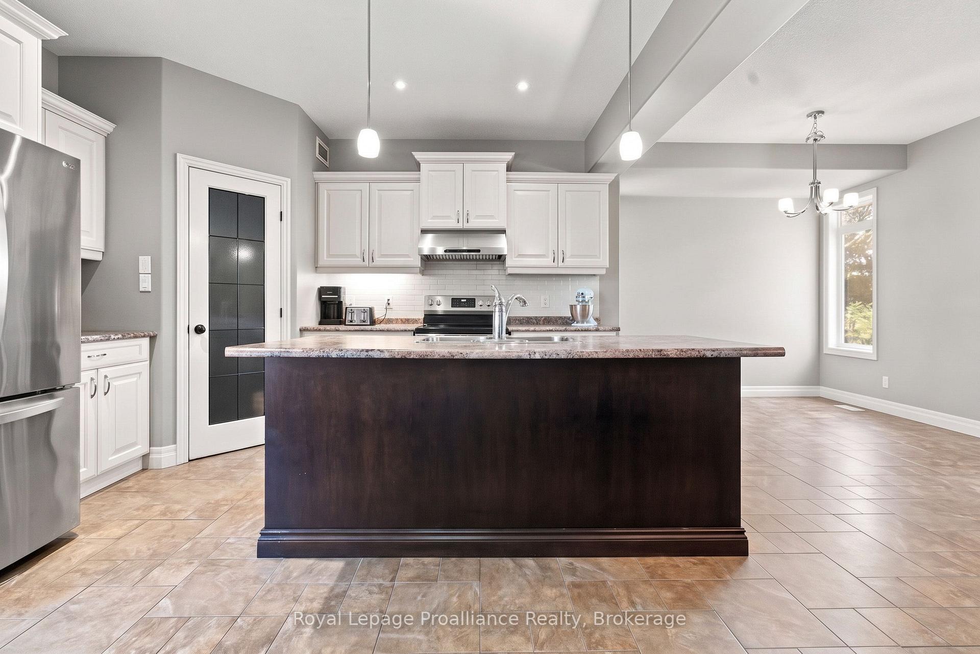Photo 7 of 56 Cavendish Drive, Belleville, Thurlow Ward — HOMEH