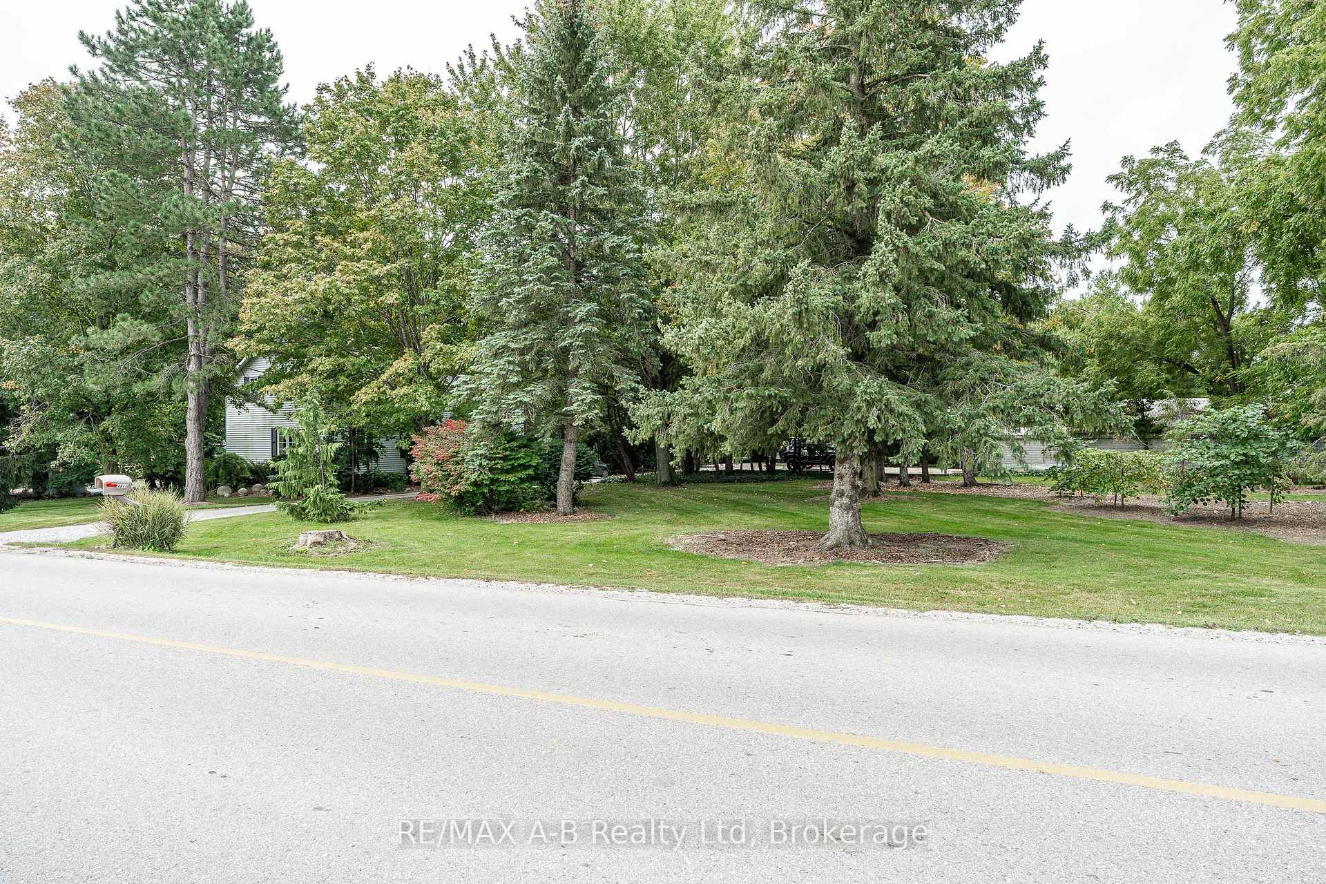 Photo 7 of 4811 Whalen Line, Lucan Biddulph, Prospect Hill — HOMEH