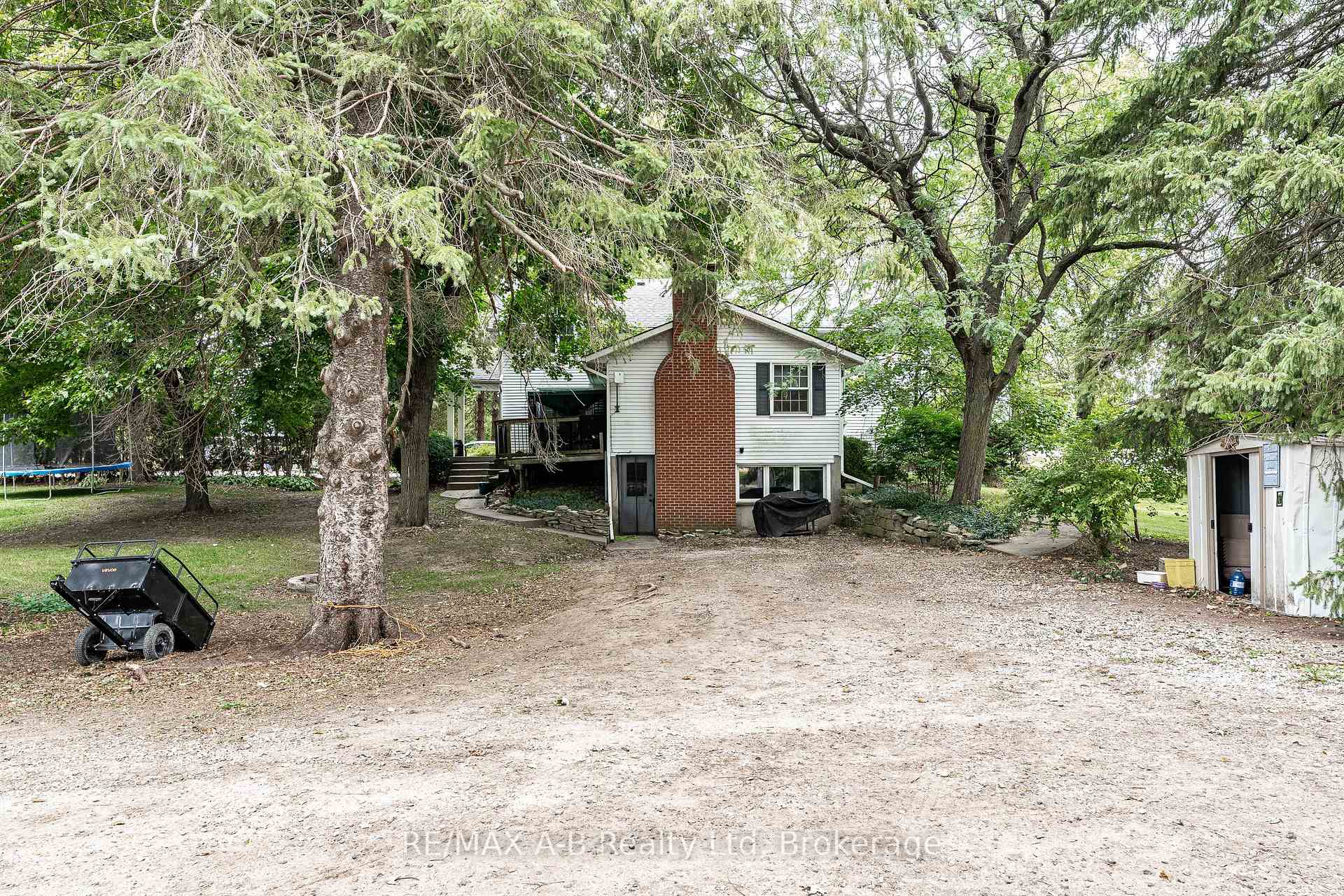 Photo 11 of 4811 Whalen Line, Lucan Biddulph, Prospect Hill — HOMEH