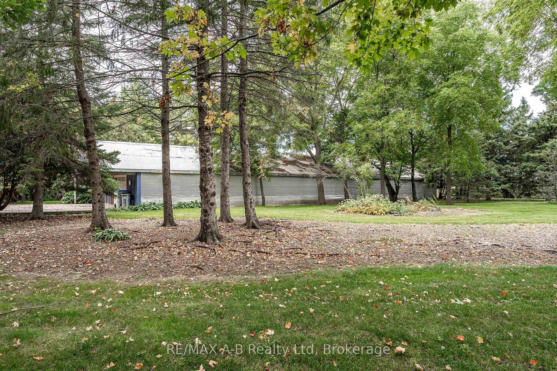 Photo 15 of 4811 Whalen Line, Lucan Biddulph, Prospect Hill — HOMEH