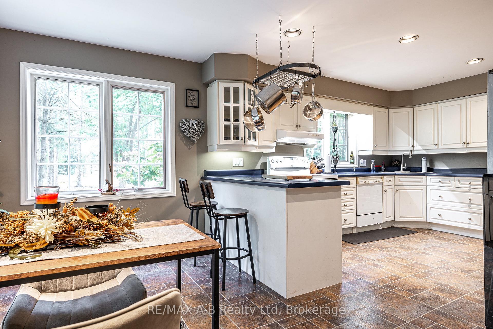 Photo 22 of 4811 Whalen Line, Lucan Biddulph, Prospect Hill — HOMEH