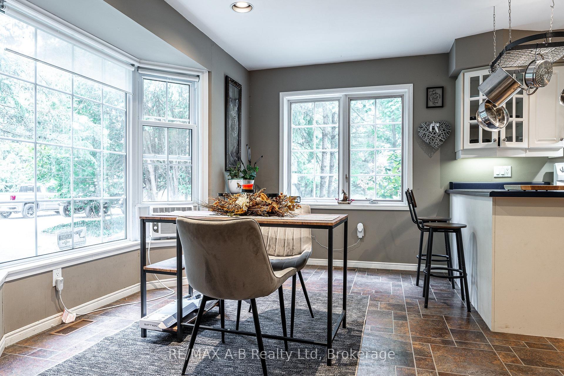 Photo 24 of 4811 Whalen Line, Lucan Biddulph, Prospect Hill — HOMEH