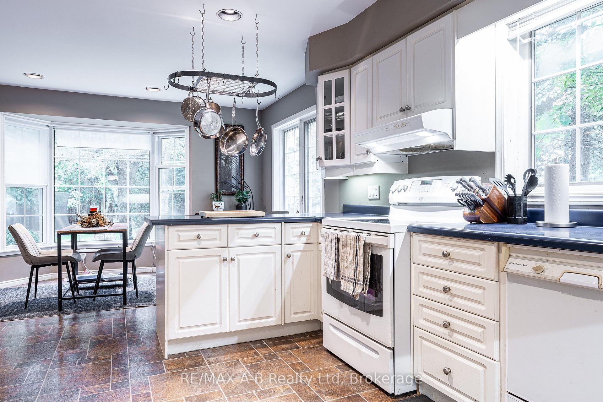 Photo 29 of 4811 Whalen Line, Lucan Biddulph, Prospect Hill — HOMEH