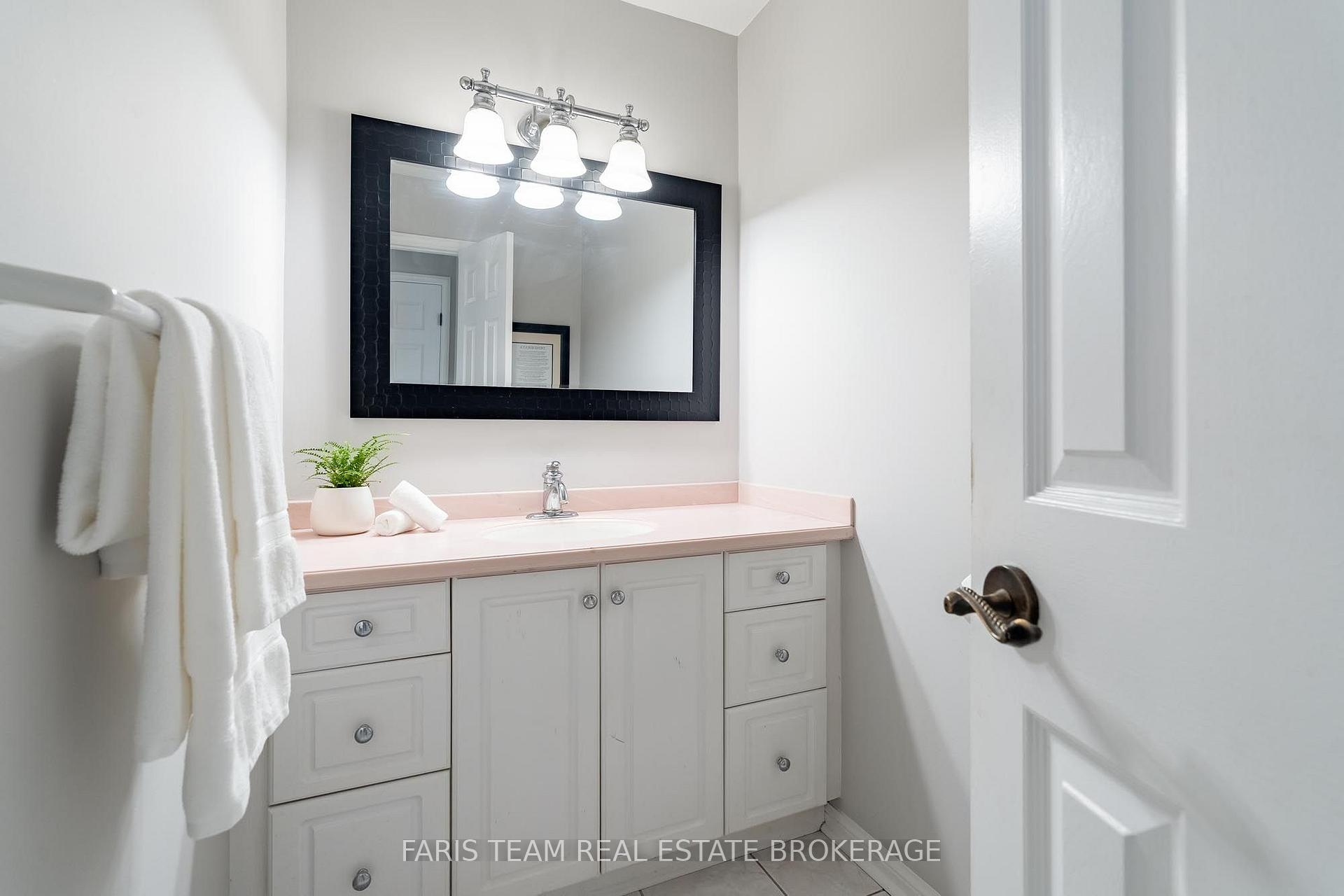 Photo 21 of 1 Susan Place, Barrie, Sunnidale — HOMEH