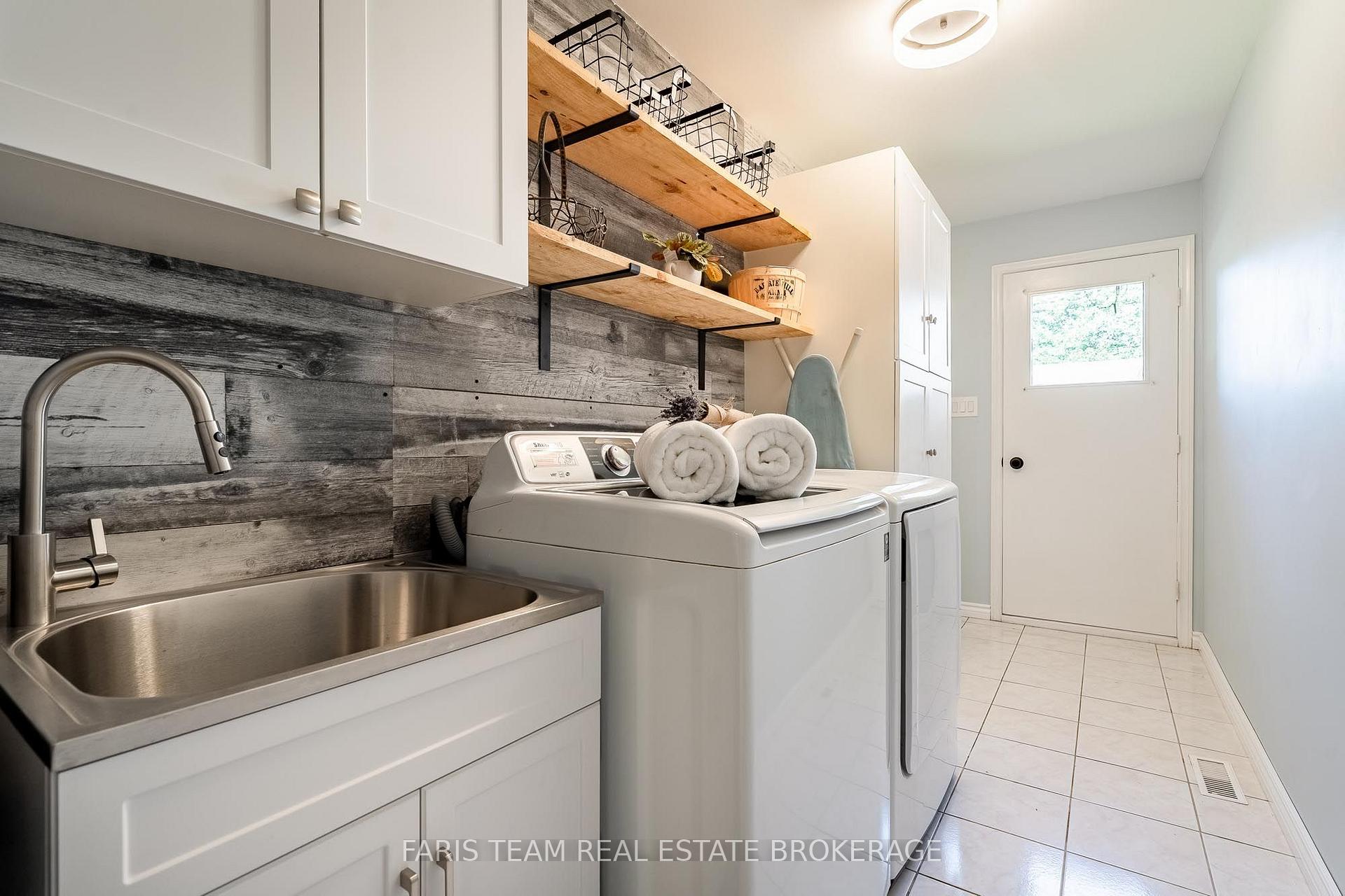 Photo 22 of 1 Susan Place, Barrie, Sunnidale — HOMEH