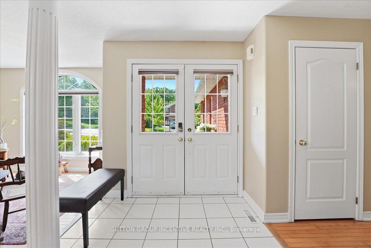 Photo 6 of 200 Cumming Drive, Barrie, Ardagh — HOMEH