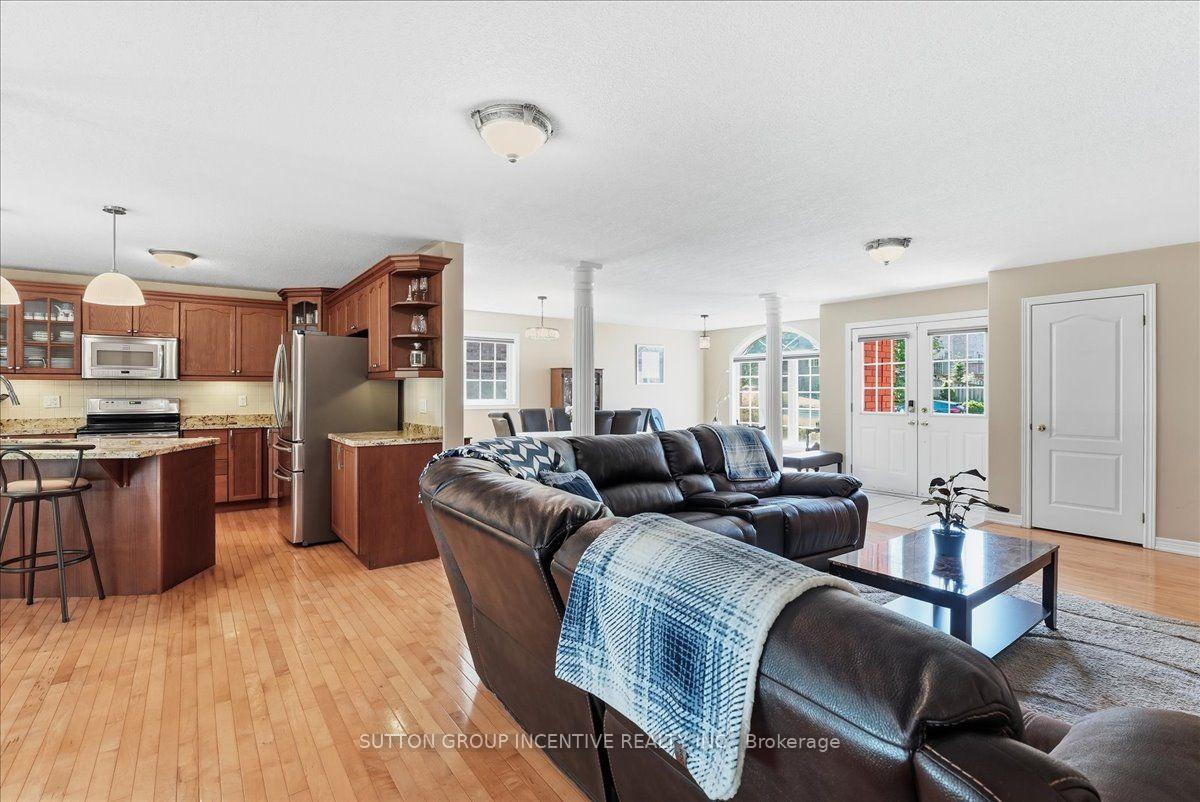 Photo 11 of 200 Cumming Drive, Barrie, Ardagh — HOMEH