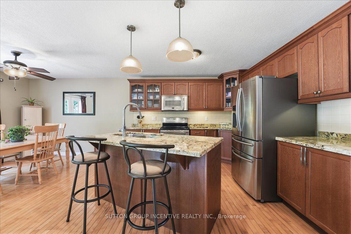 Photo 16 of 200 Cumming Drive, Barrie, Ardagh — HOMEH