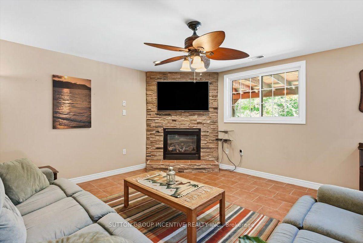 Photo 32 of 200 Cumming Drive, Barrie, Ardagh — HOMEH