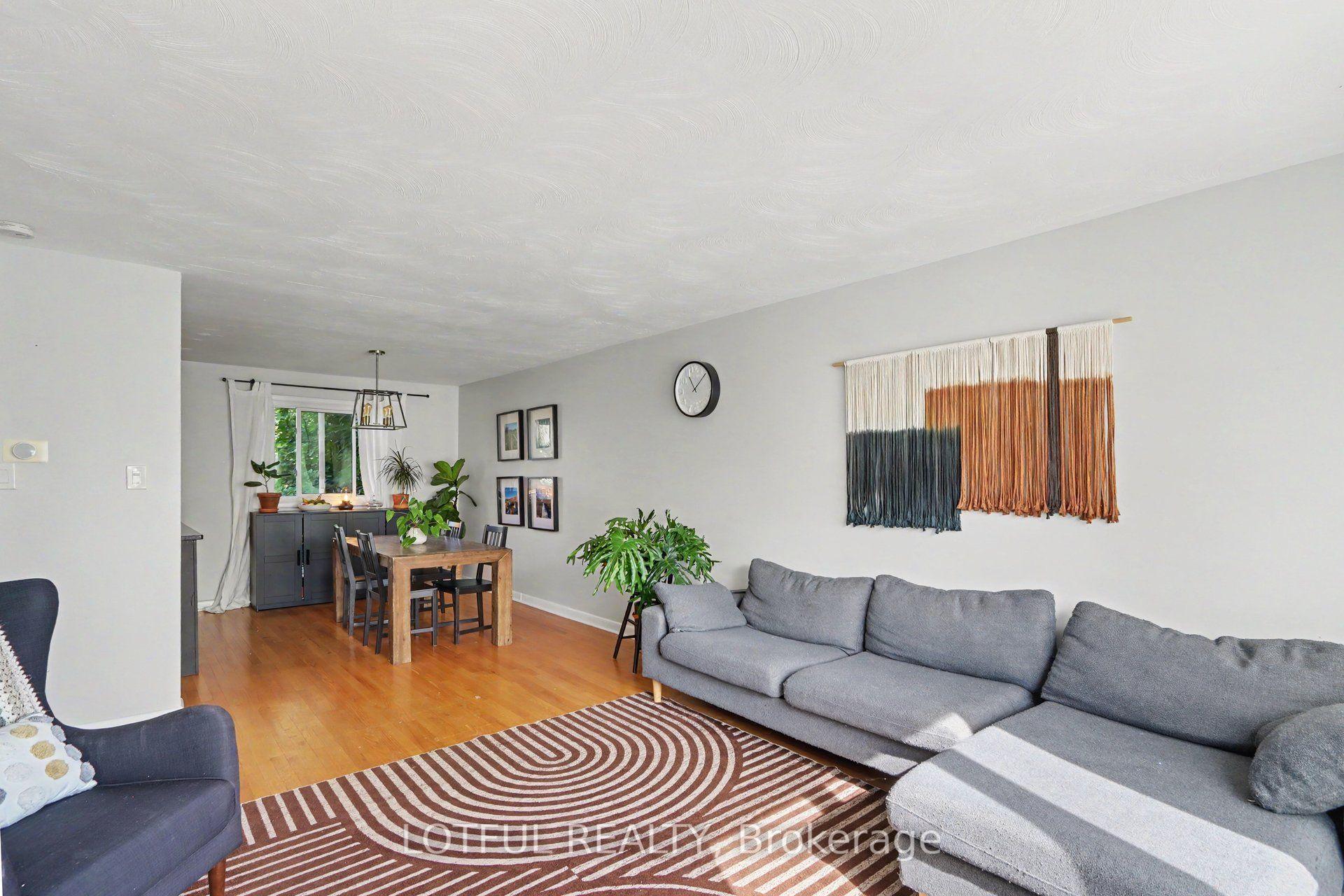 Photo 7 of 2226 Saunderson Drive, Ottawa, Elmvale Acres/Urbandale — HOMEH