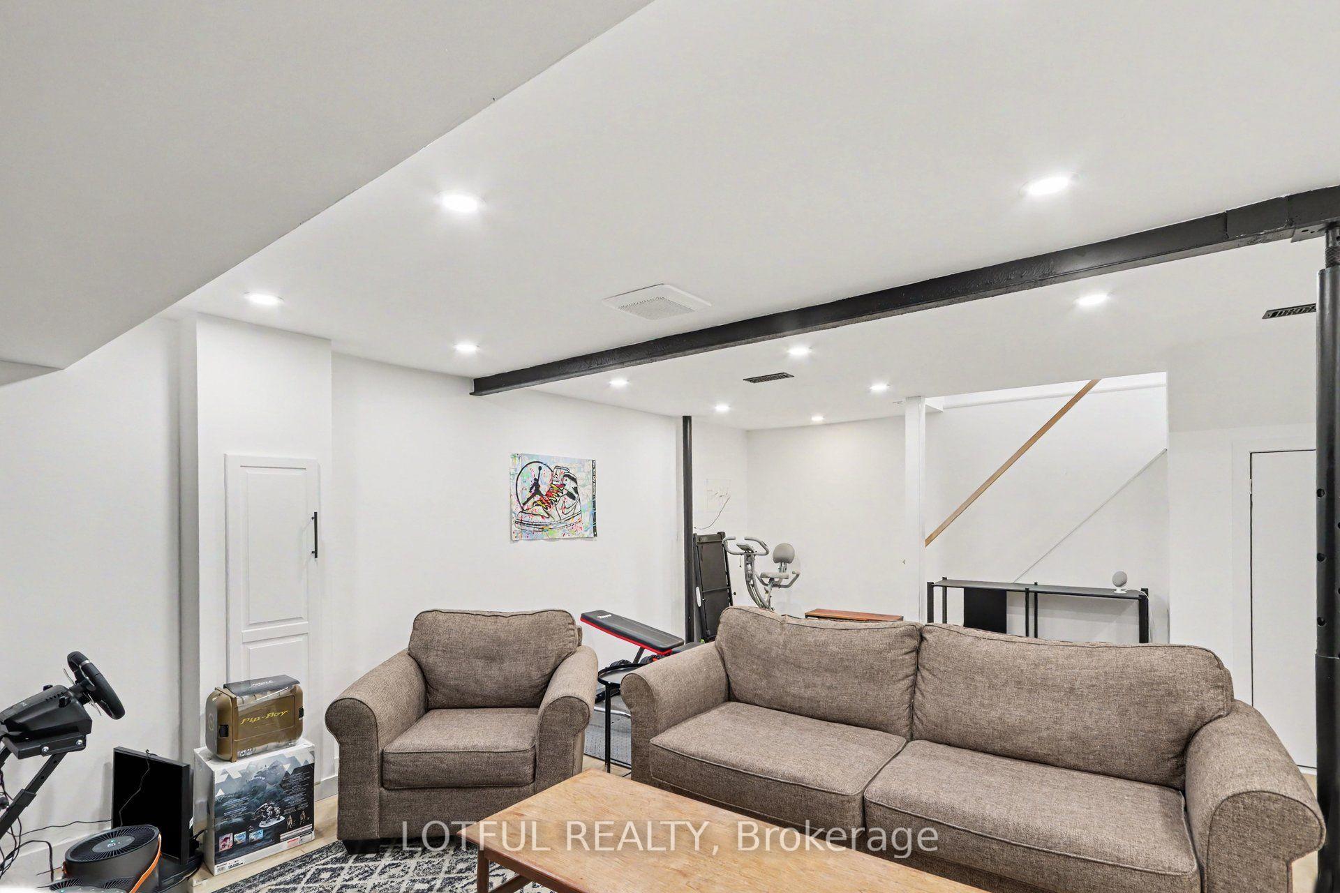 Photo 21 of 2226 Saunderson Drive, Ottawa, Elmvale Acres/Urbandale — HOMEH