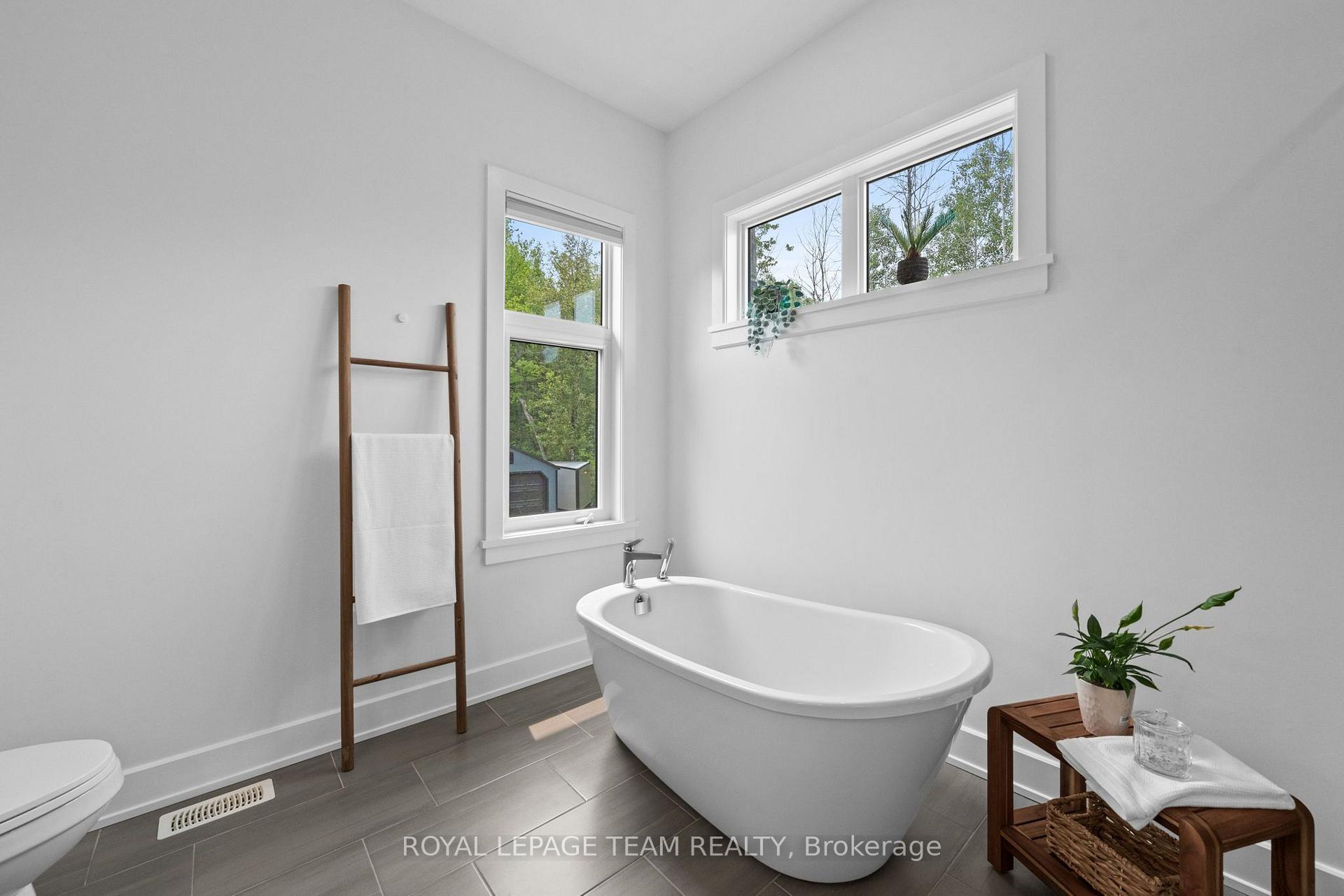 Photo 23 of 176 Country Meadow Drive, Ottawa, Huntley Ward (North West) — HOMEH
