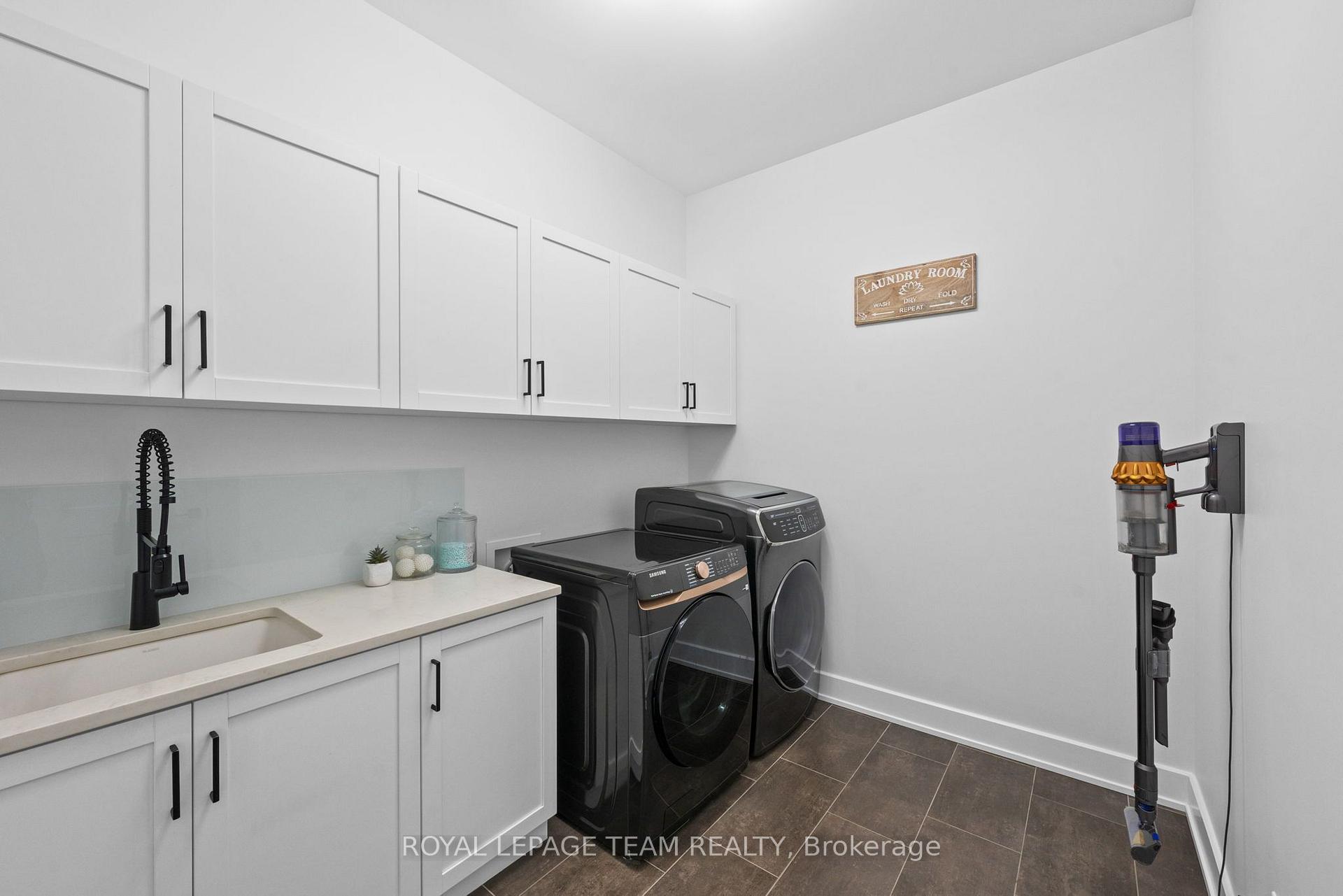 Photo 29 of 176 Country Meadow Drive, Ottawa, Huntley Ward (North West) — HOMEH