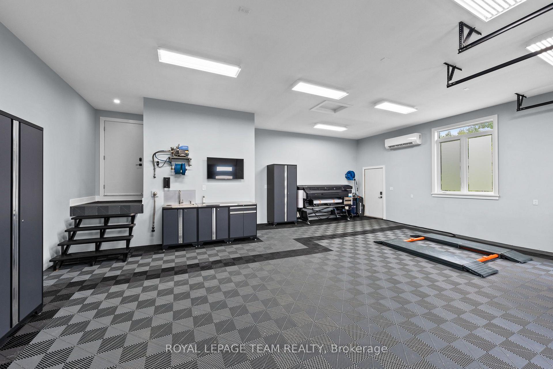Photo 41 of 176 Country Meadow Drive, Ottawa, Huntley Ward (North West) — HOMEH