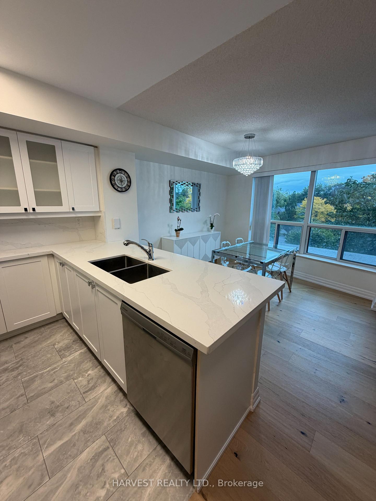 Photo 5 of Unit 310, 188 Doris Avenue, North York, Willowdale East — HOMEH