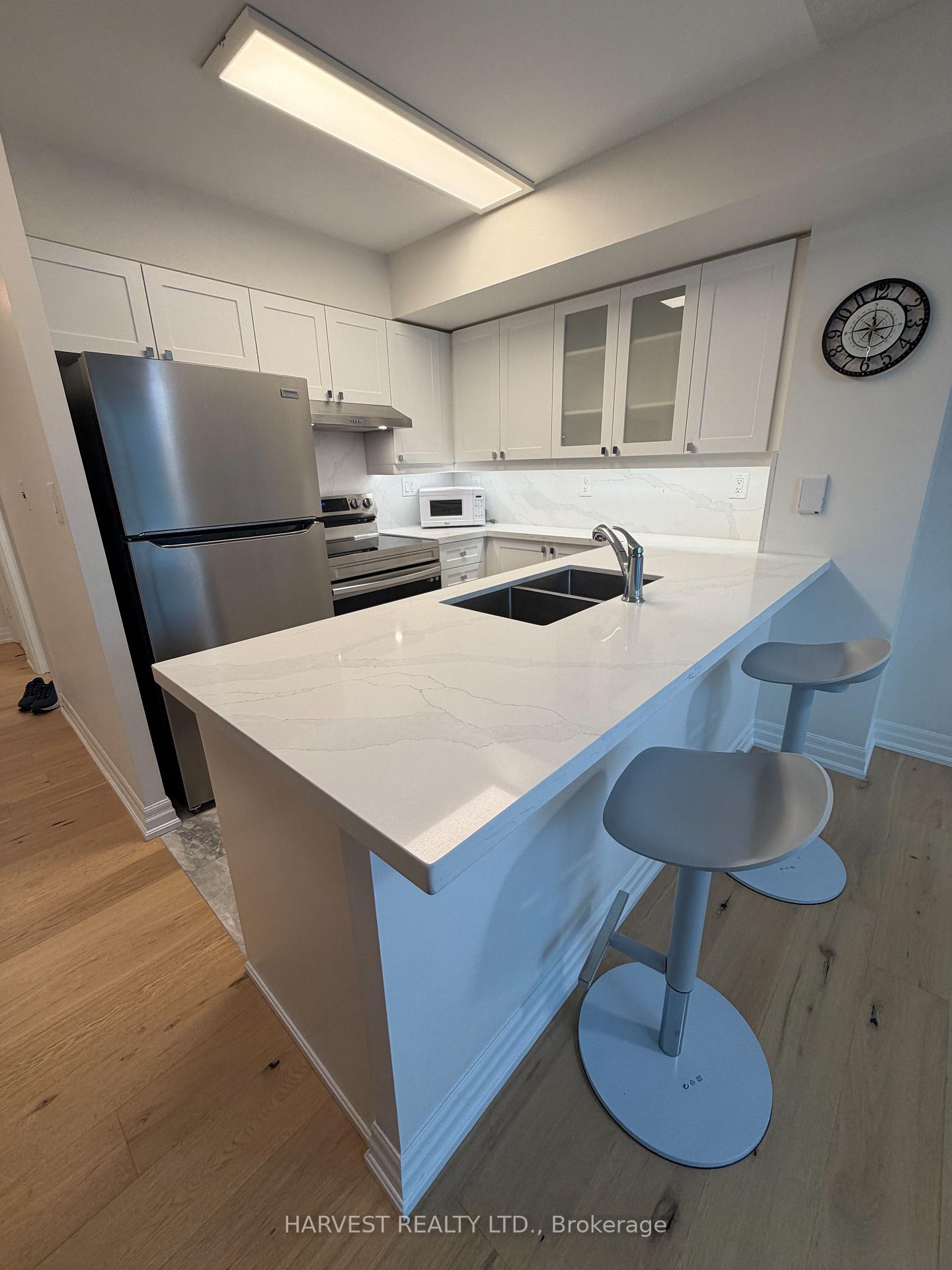 Photo 6 of Unit 310, 188 Doris Avenue, North York, Willowdale East — HOMEH