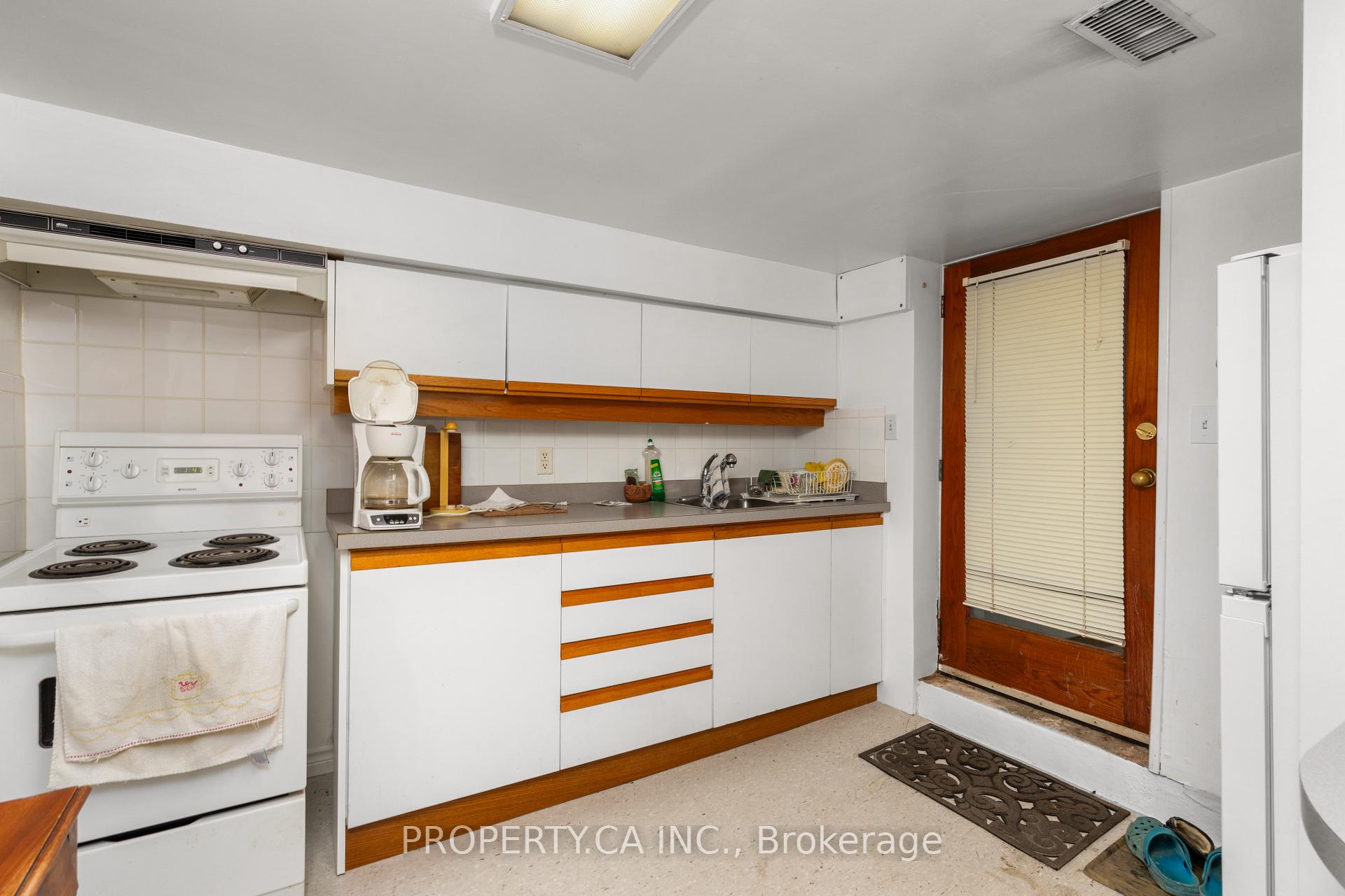 Photo 37 of 131 Pearson Avenue, Toronto, Roncesvalles — HOMEH