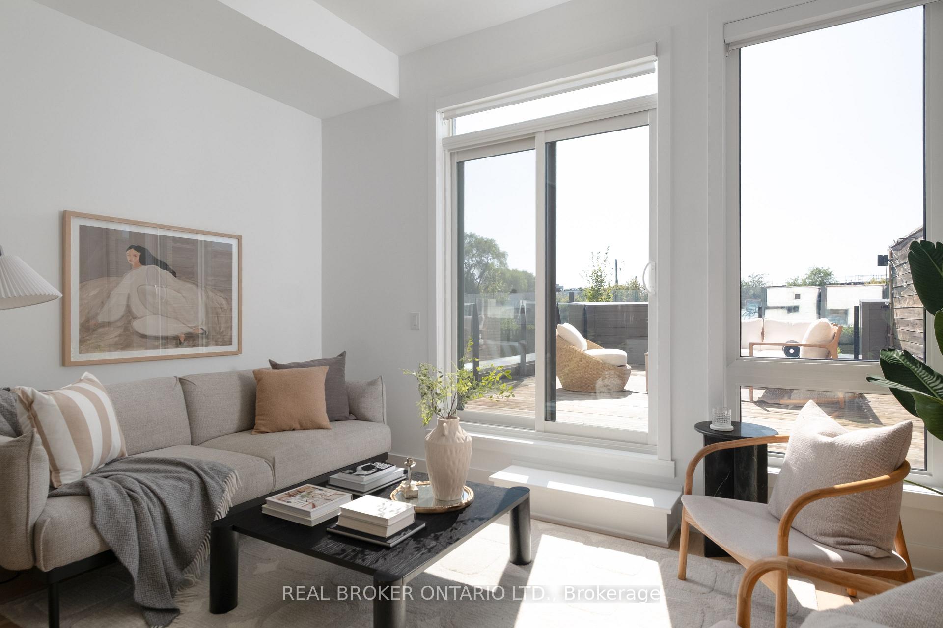 Photo 6 of 62A Perth Avenue, Toronto, Dufferin Grove — HOMEH