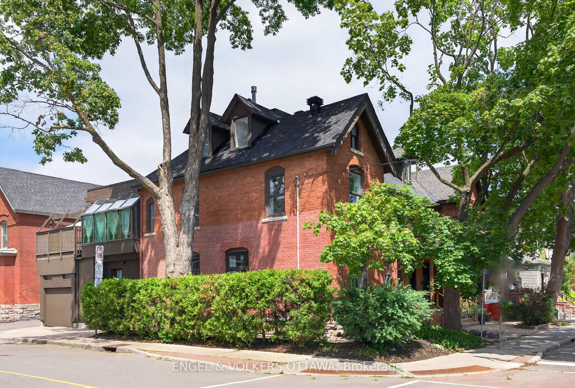 Photo 2 of 73 Gilmour Street, Ottawa, Ottawa Centre/Golden Triangle — HOMEH