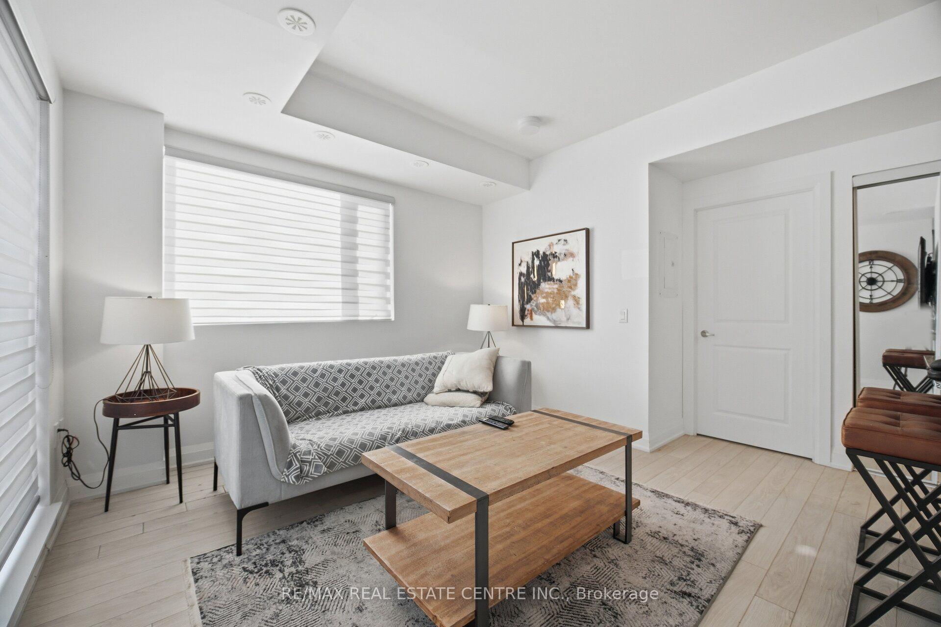 Photo 7 of Unit 1402, 5279 Highway 7, Vaughan, Vaughan Grove — HOMEH