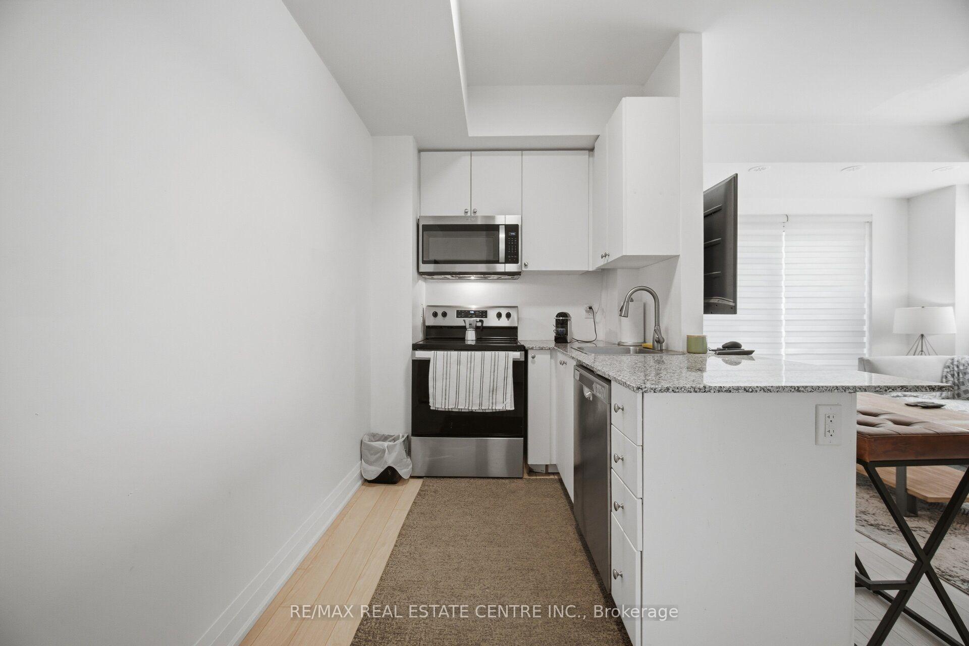 Photo 8 of Unit 1402, 5279 Highway 7, Vaughan, Vaughan Grove — HOMEH