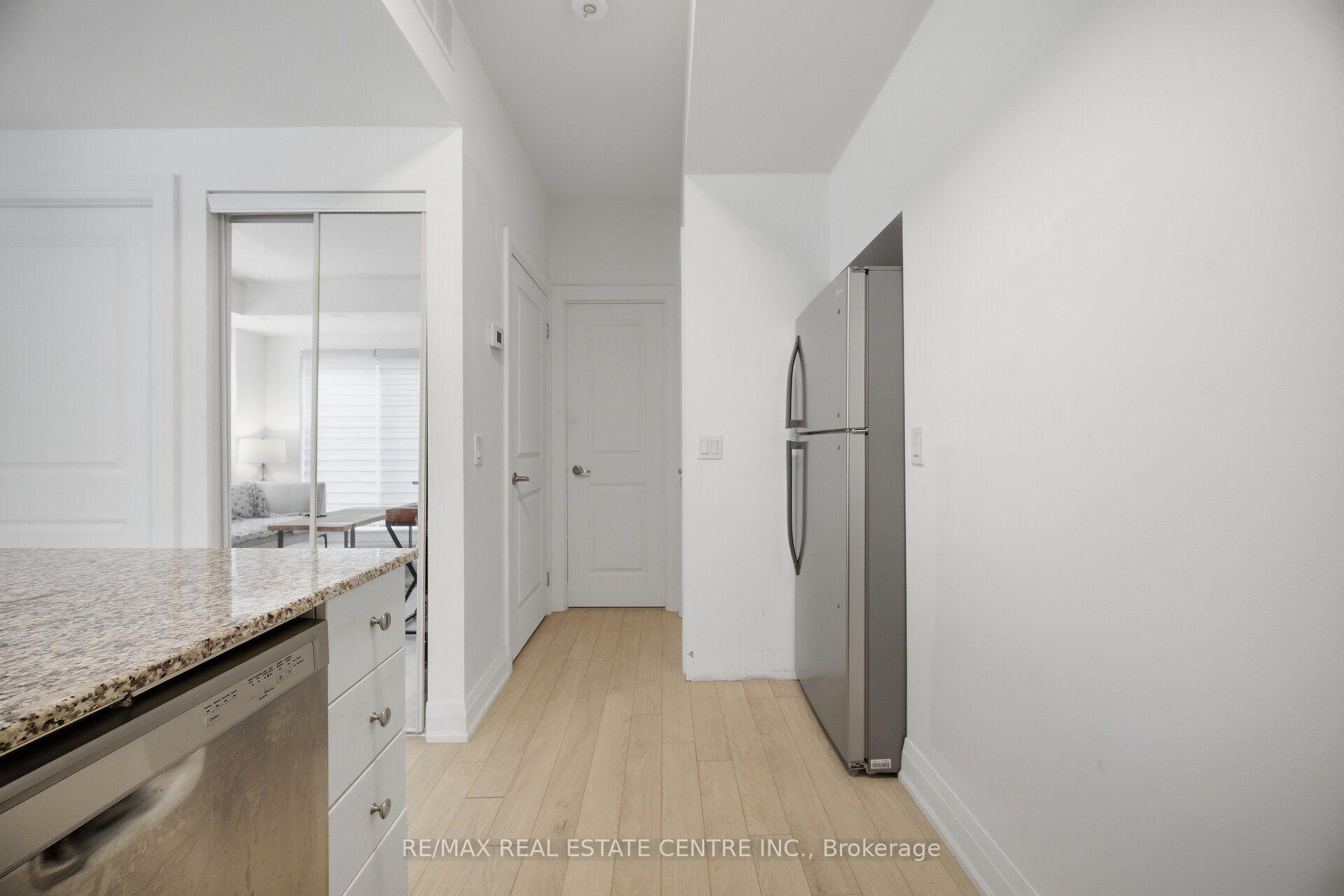 Photo 11 of Unit 1402, 5279 Highway 7, Vaughan, Vaughan Grove — HOMEH