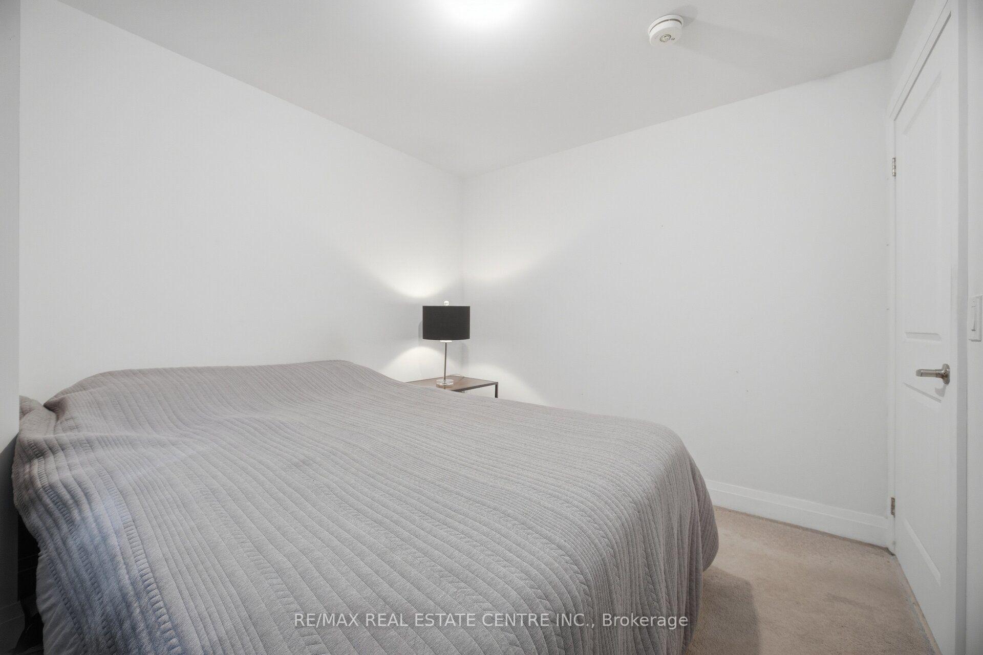 Photo 16 of Unit 1402, 5279 Highway 7, Vaughan, Vaughan Grove — HOMEH