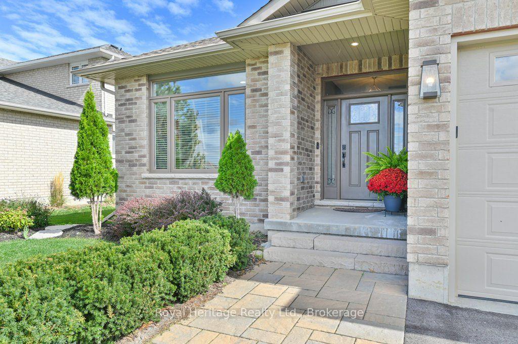 Photo 5 of 54 Hummingbird Drive, Belleville, Thurlow Ward — HOMEH