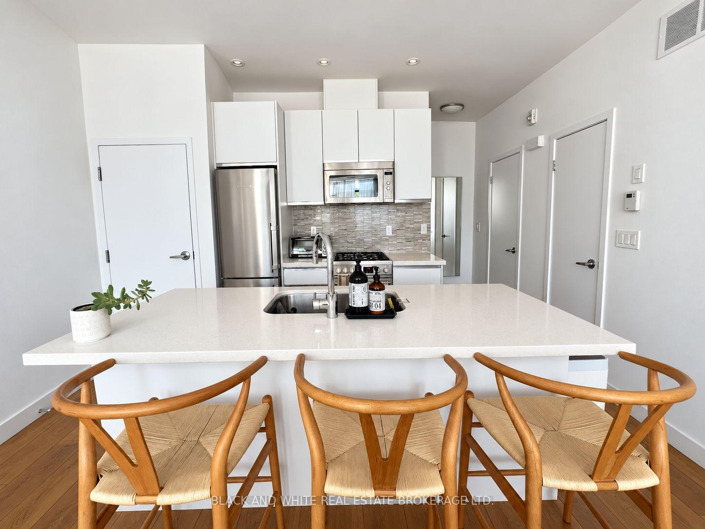 Photo 3 of Unit 209, 441 Jane Street, Toronto, Runnymede-Bloor West Village — HOMEH