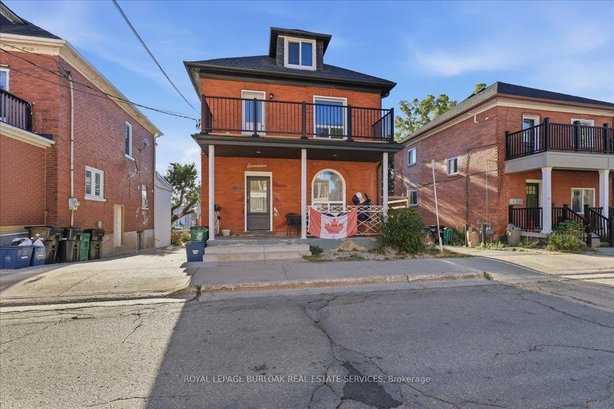 Photo of Unit Upper, 17 Eby Street S