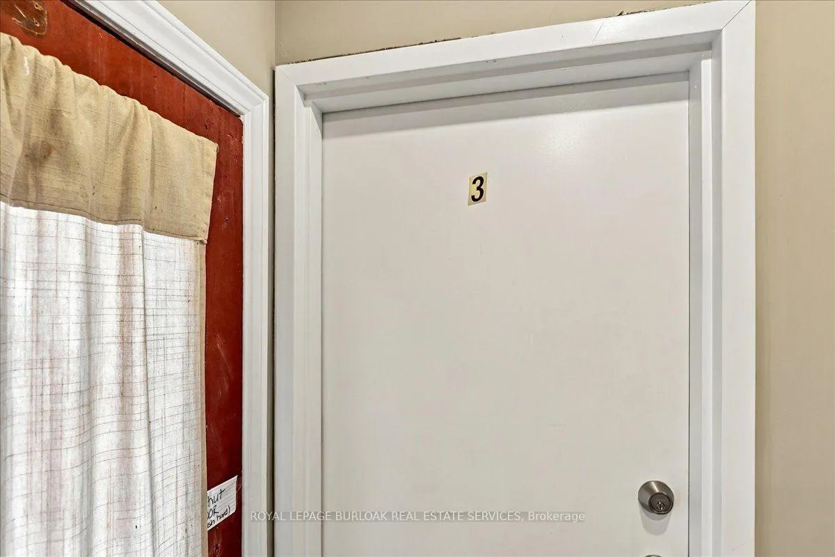Photo 3 of Unit Upper, 17 Eby Street S, Kitchener, Cedar Hill — HOMEH