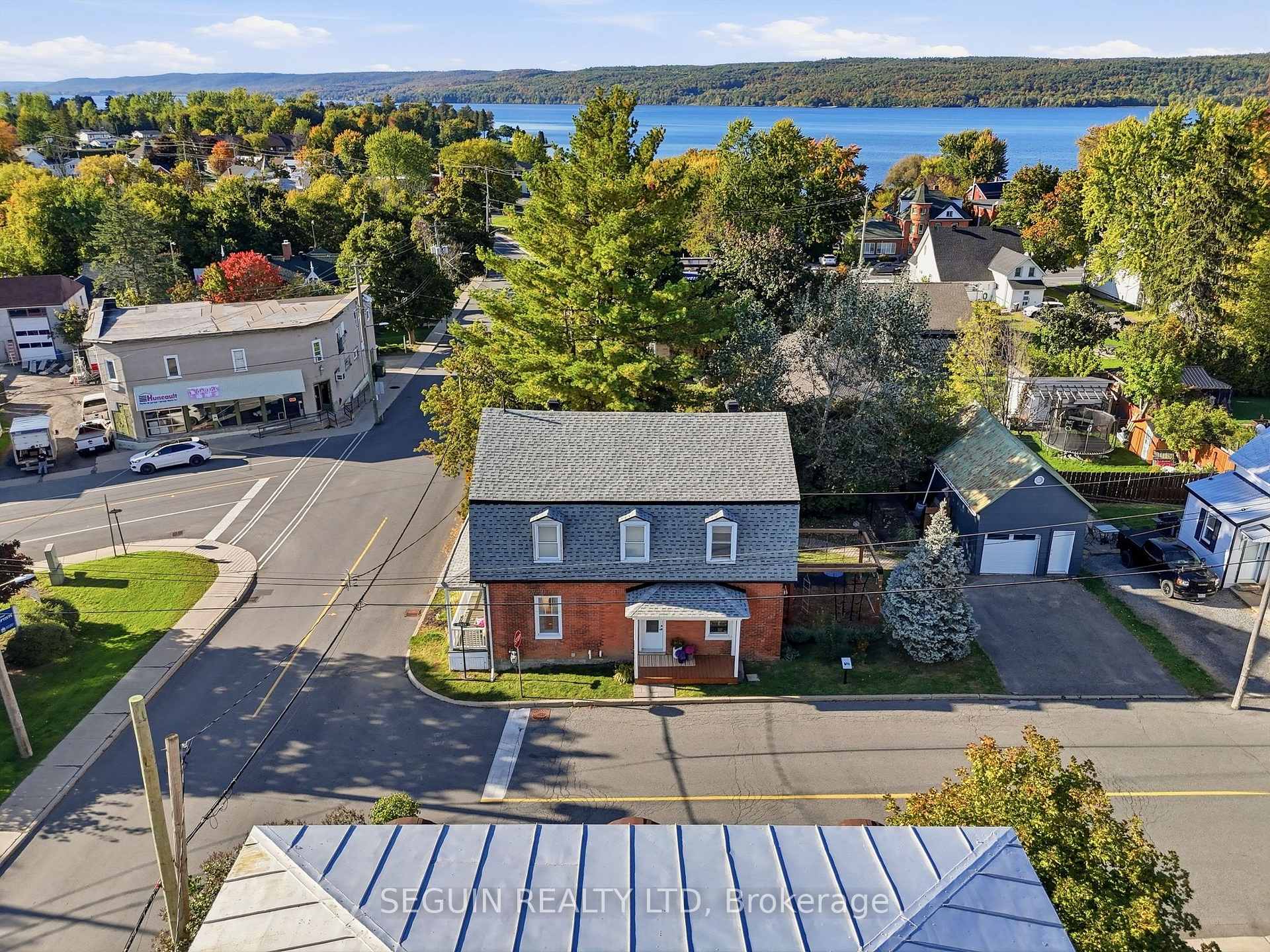 Photo 32 of 31 John Street, Champlain, L'Orignal — HOMEH